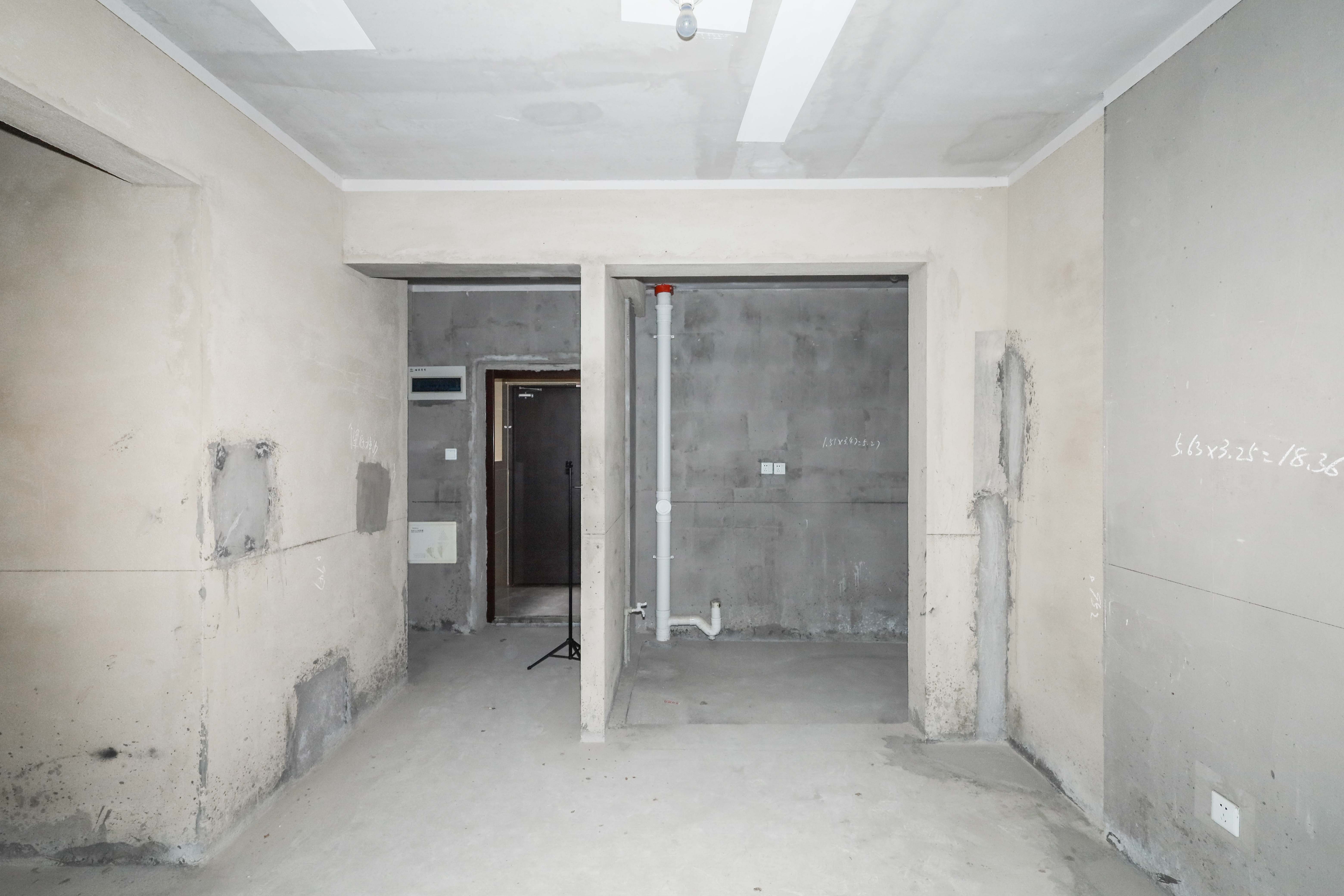 中国铁建梅溪青秀二期  3室2厅2卫   148.00万其他