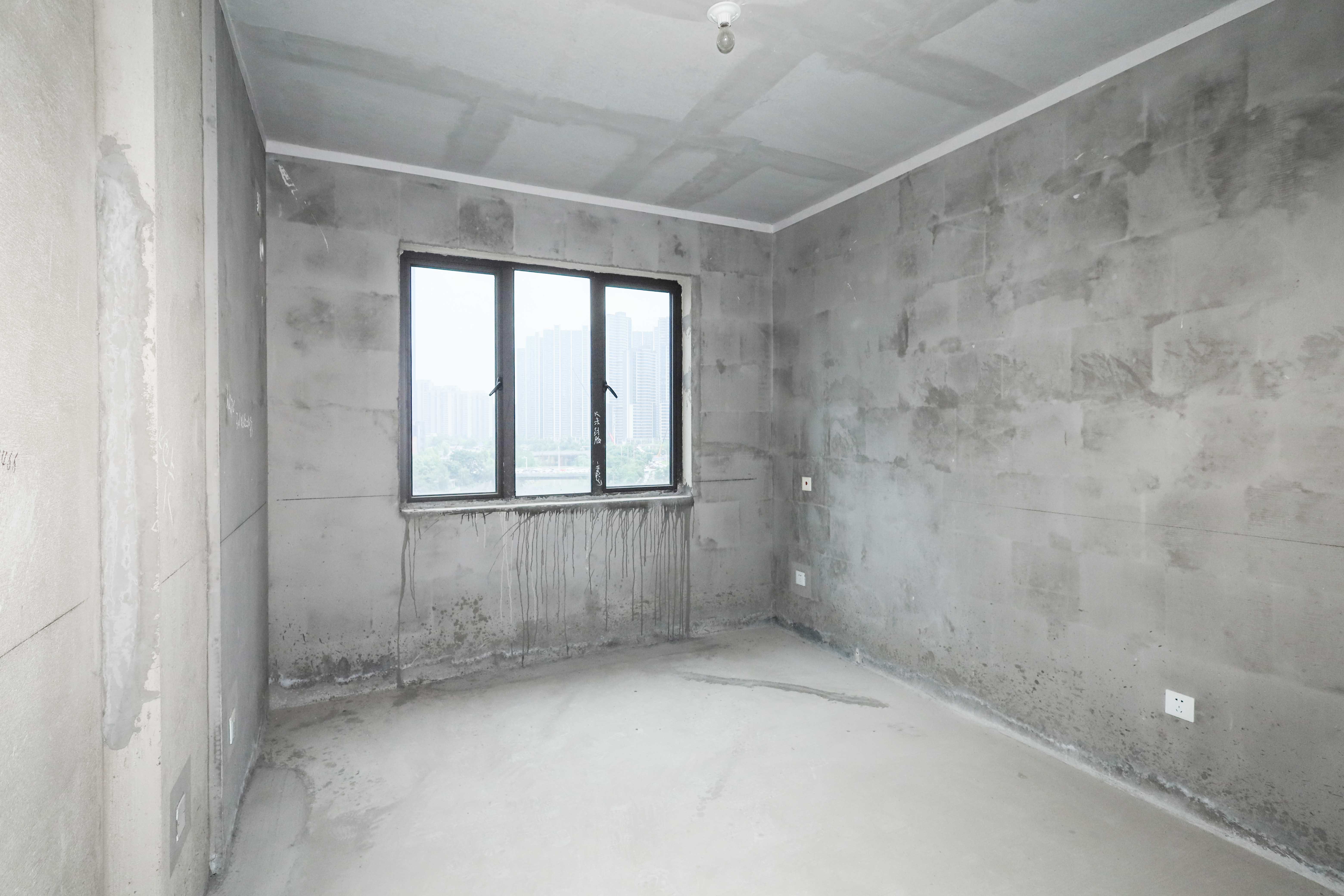 中国铁建梅溪青秀二期  3室2厅2卫   148.00万卧室
