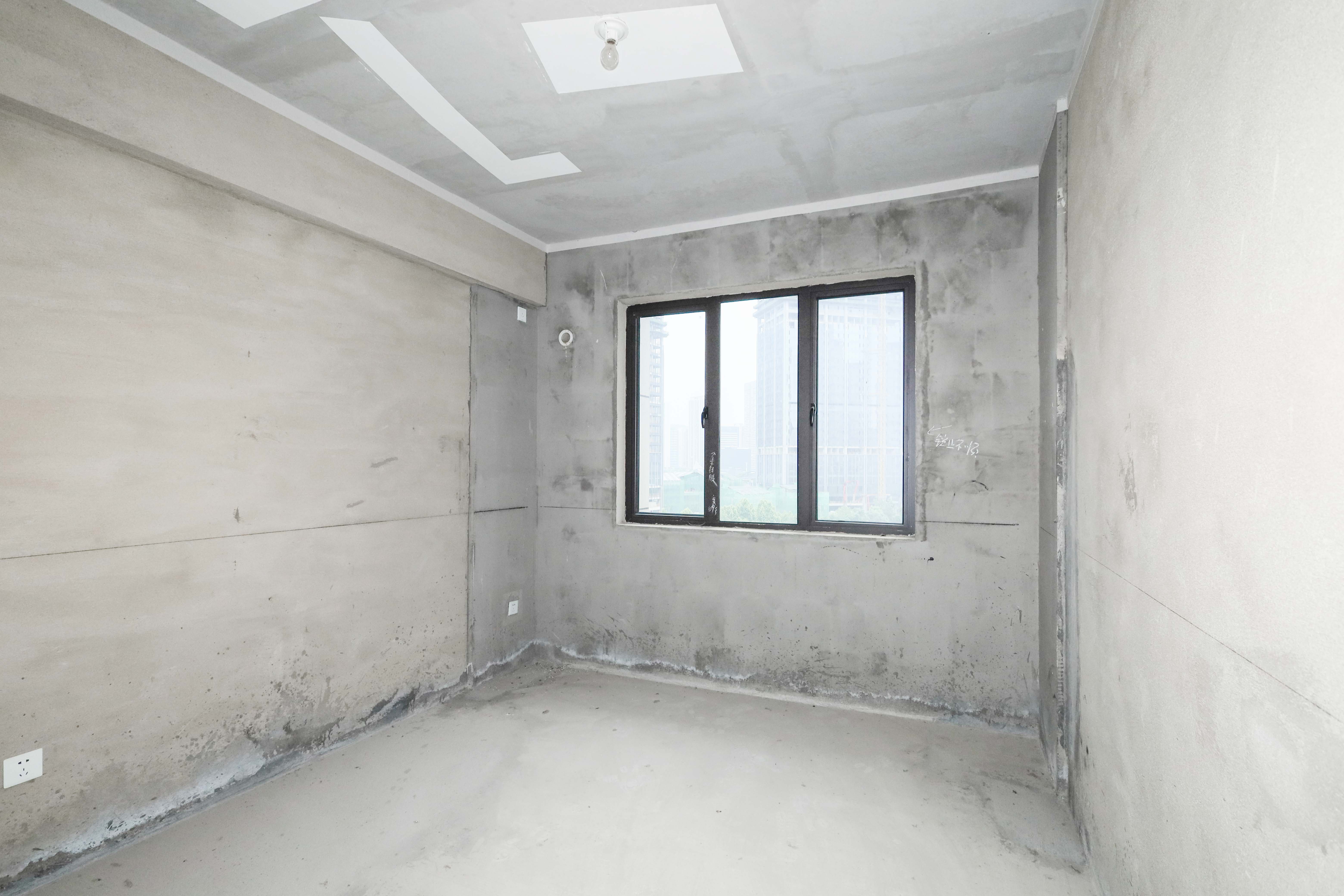 中国铁建梅溪青秀二期  3室2厅2卫   148.00万卧室