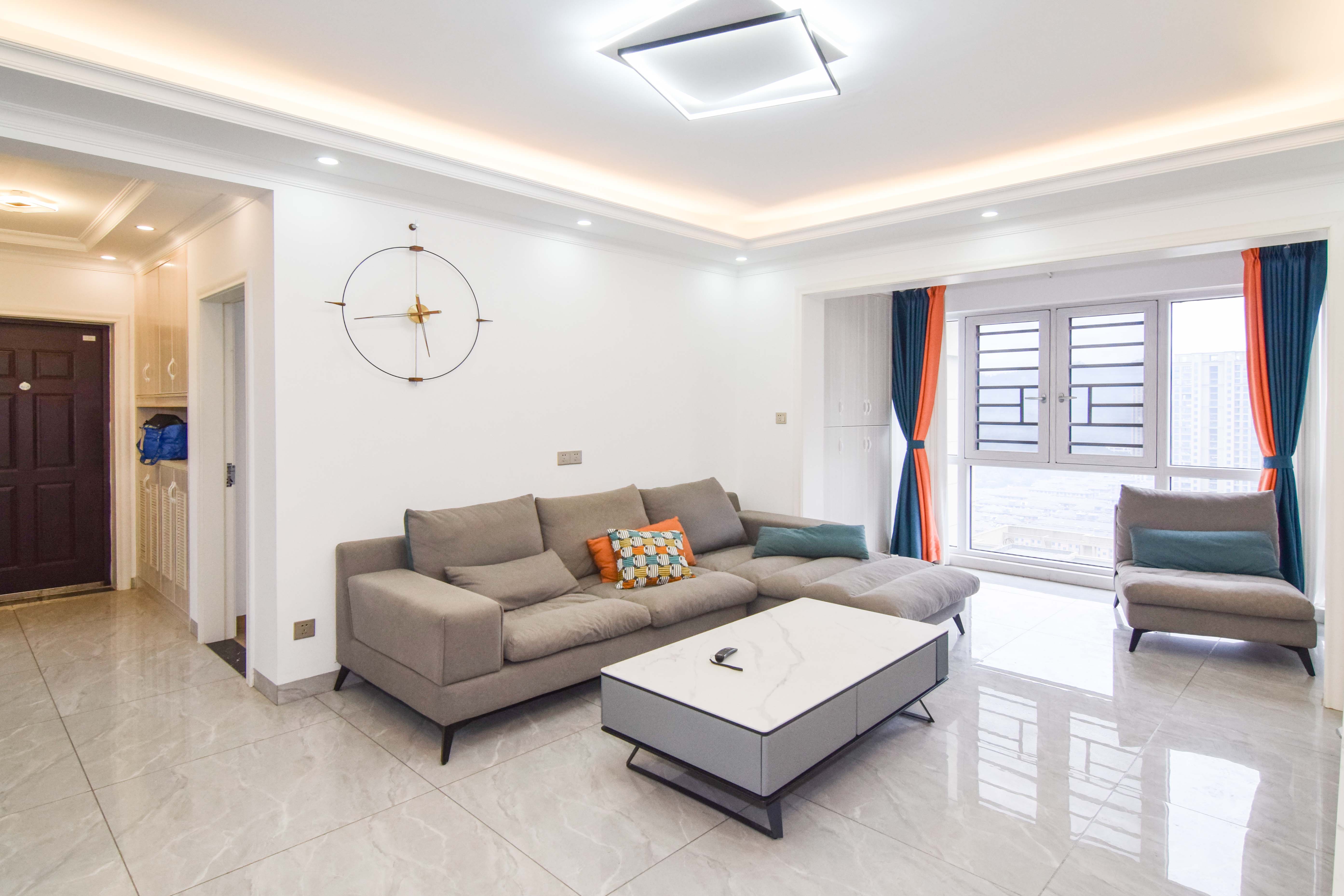 澳海澜庭 3室2厅2卫 85.0万 澳海澜庭 3室2厅2卫 85.0万客厅