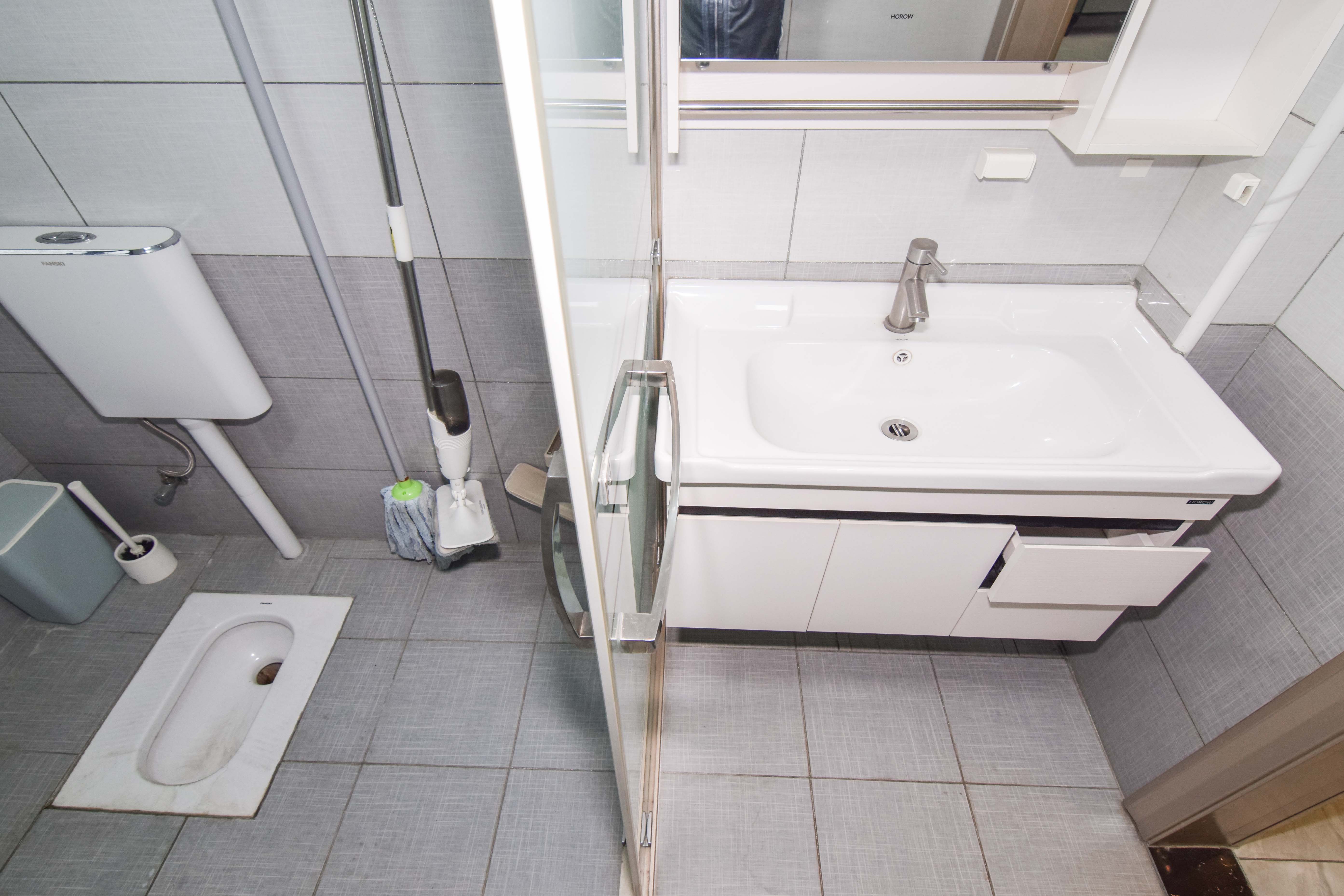 澳海澜庭 3室2厅2卫 85.0万 澳海澜庭 3室2厅2卫 85.0万卫生间