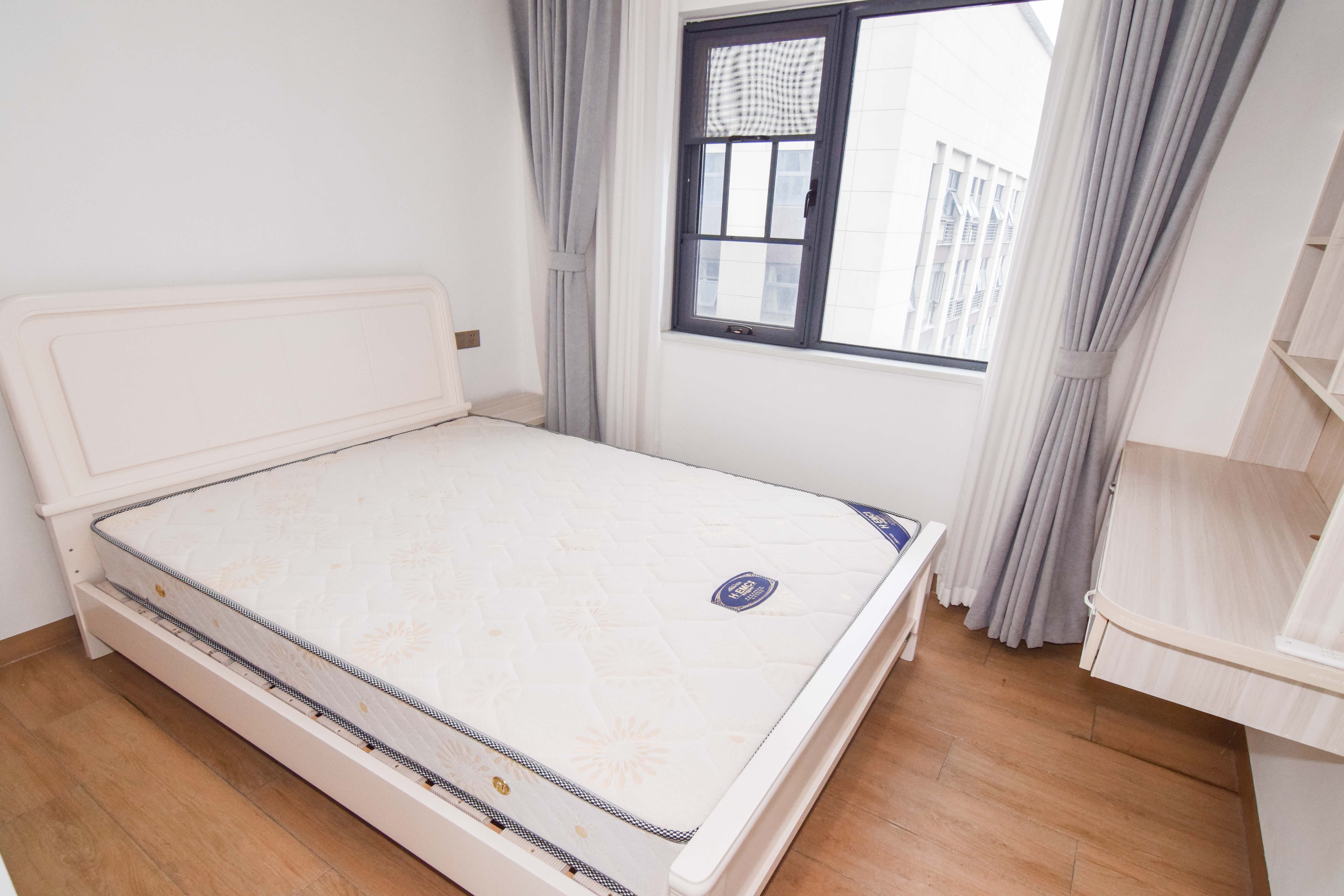 澳海澜庭 3室2厅2卫 85.0万 澳海澜庭 3室2厅2卫 85.0万卧室