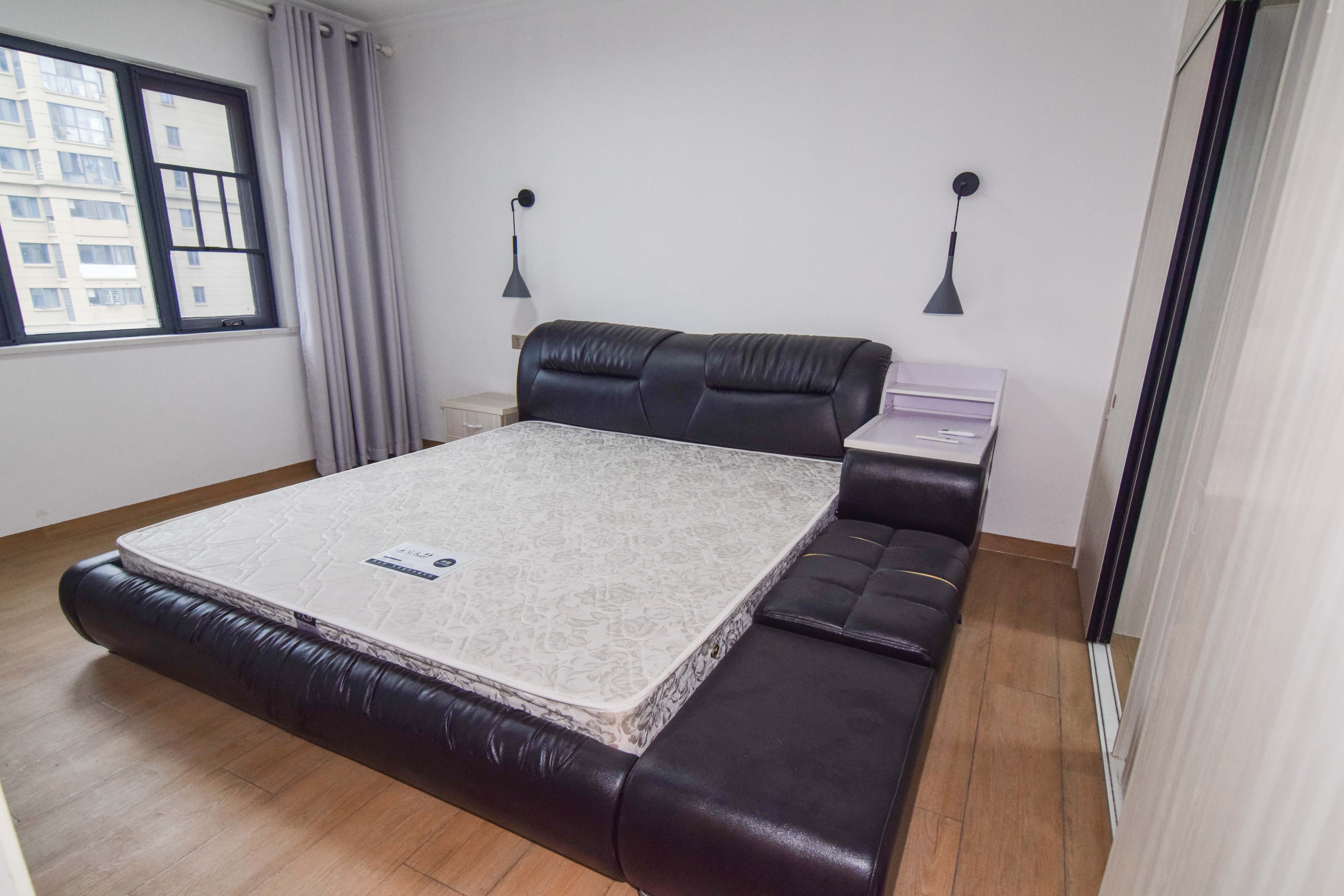 澳海澜庭 3室2厅2卫 85.0万 澳海澜庭 3室2厅2卫 85.0万卧室