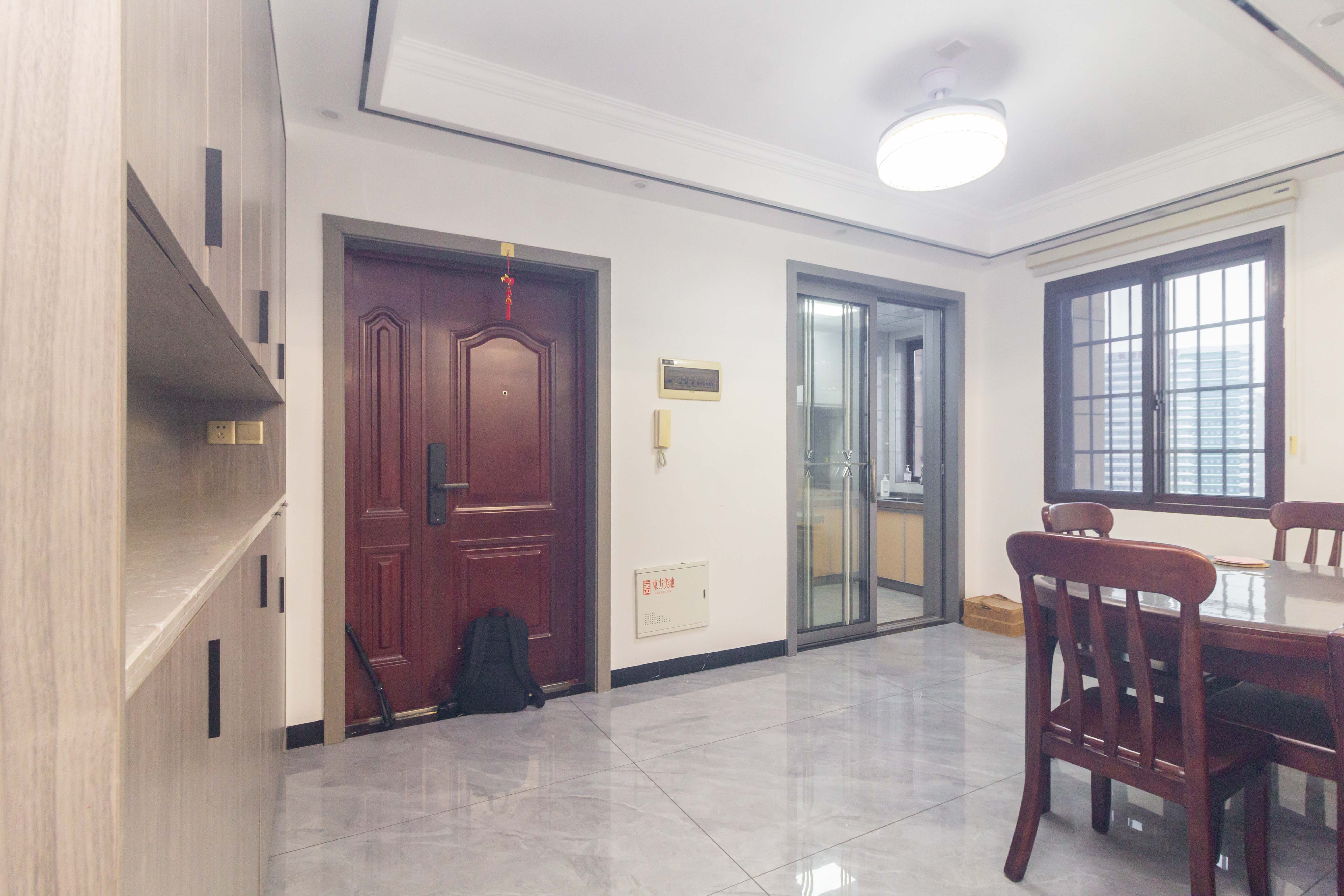 东方美地 4室2厅2卫 108.8万 东方美地 4室2厅2卫 108.8万客厅