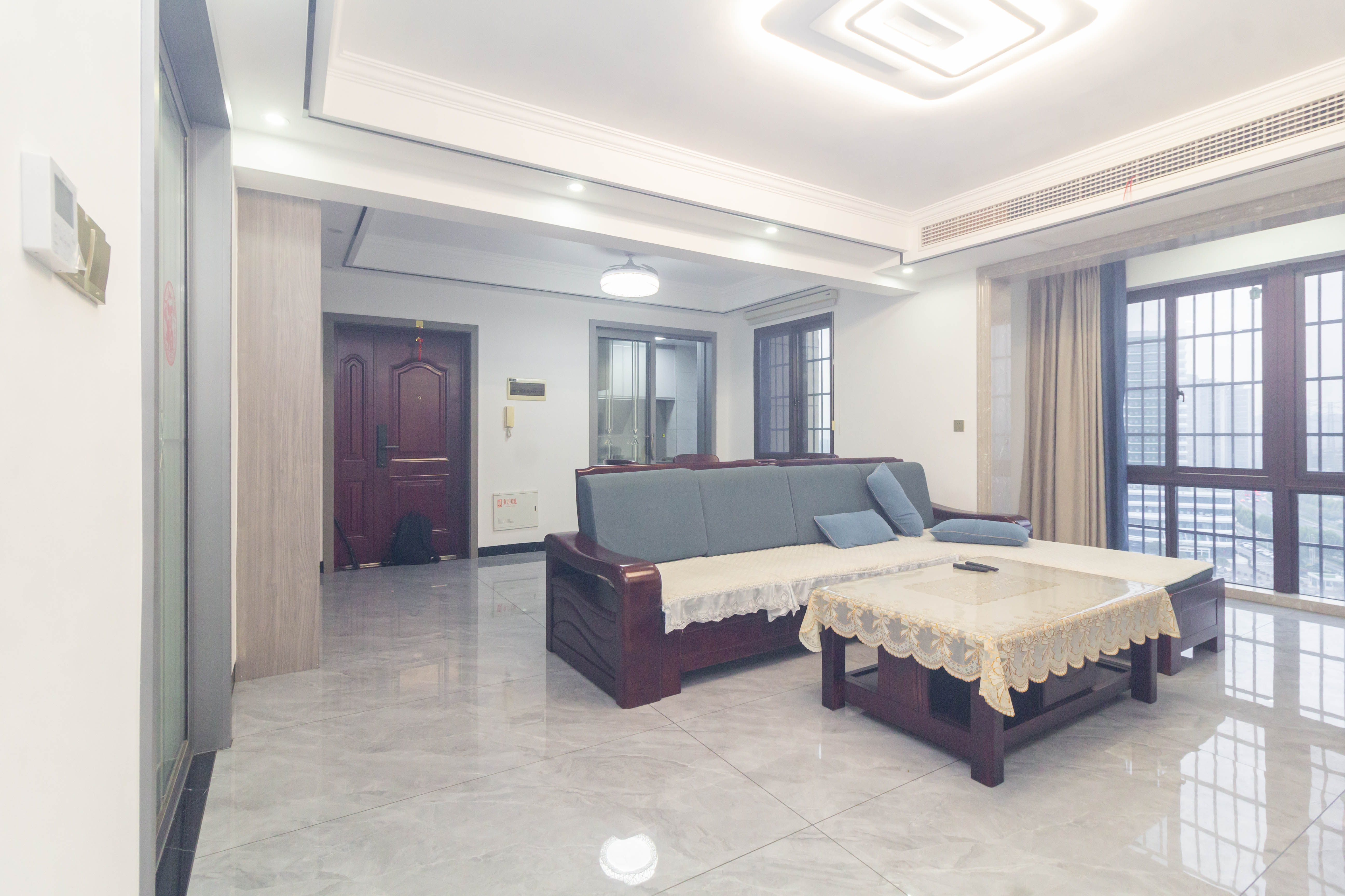 东方美地 4室2厅2卫 108.8万 东方美地 4室2厅2卫 108.8万客厅