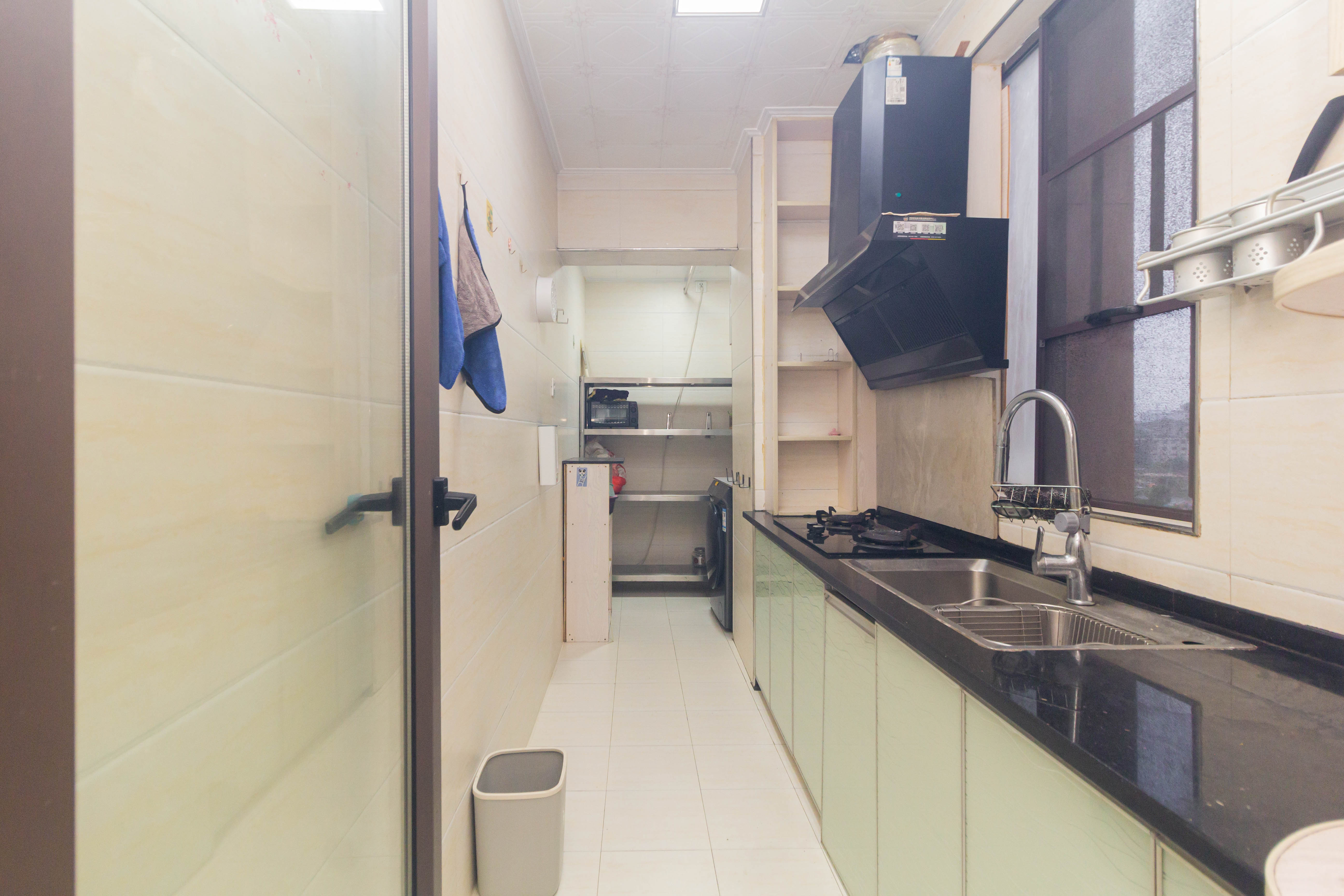 旭辉华庭 3室2厅1卫 61.8万 旭辉华庭 3室2厅1卫 61.8万厨房