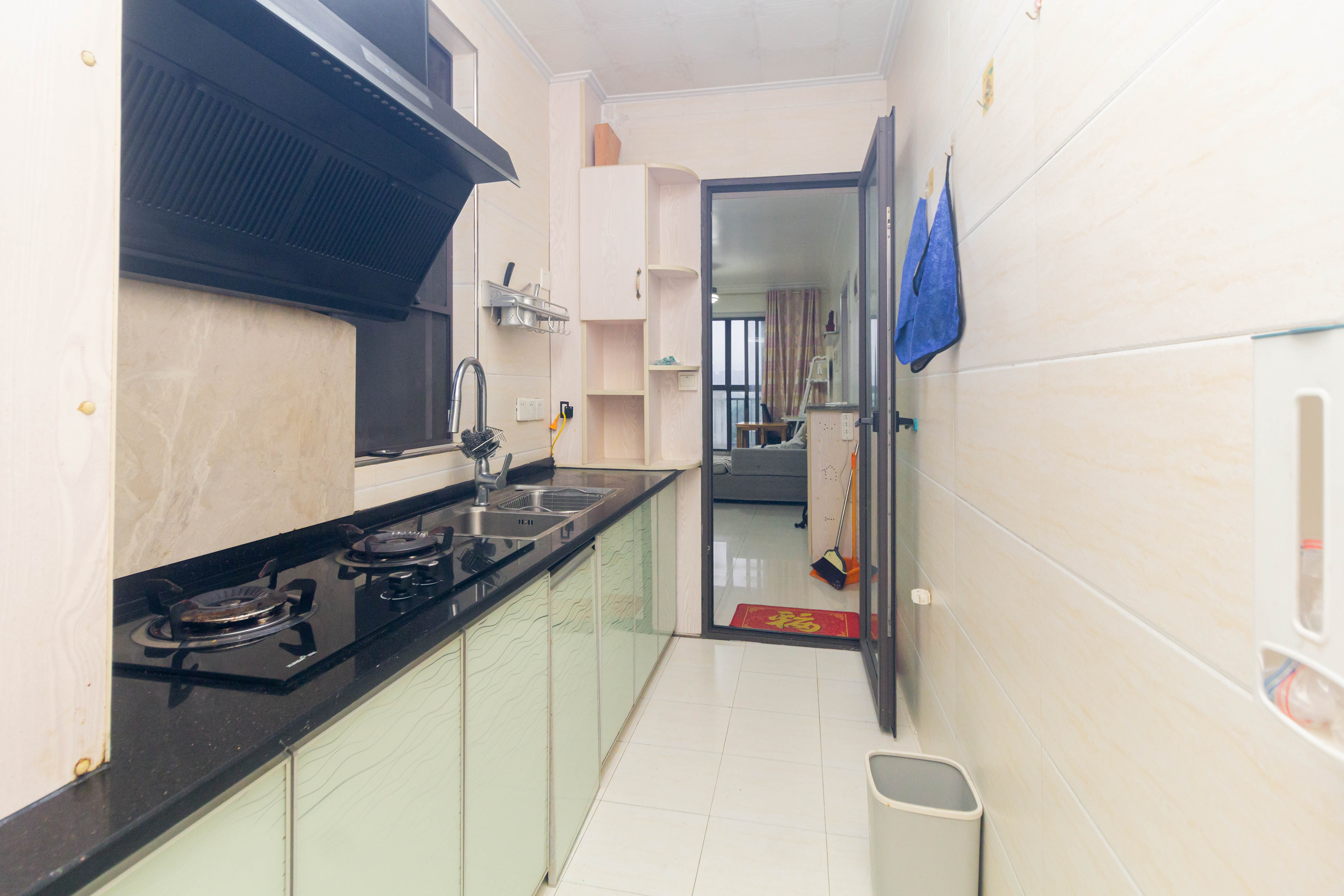 旭辉华庭 3室2厅1卫 61.8万 旭辉华庭 3室2厅1卫 61.8万厨房