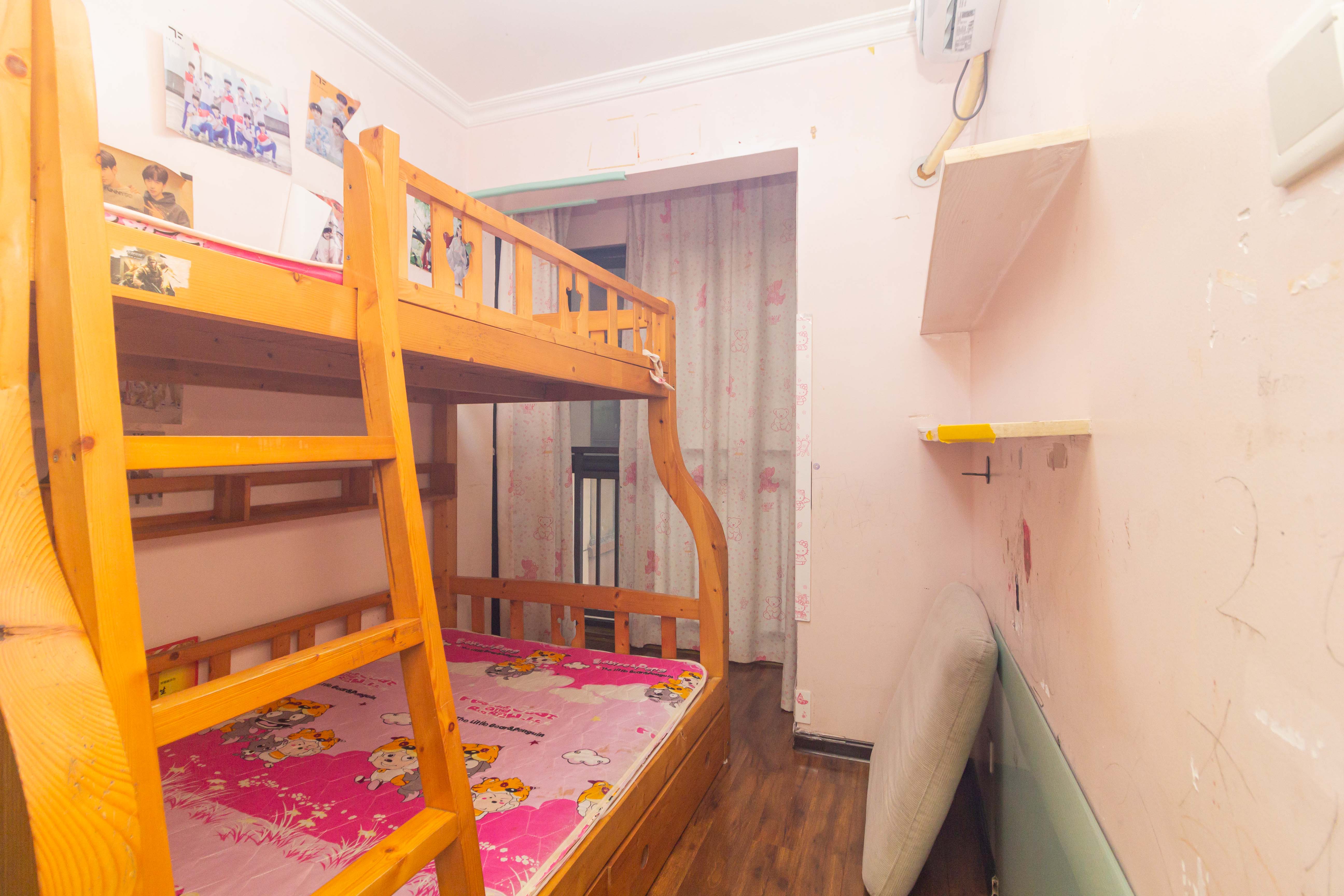 旭辉华庭 3室2厅1卫 61.8万 旭辉华庭 3室2厅1卫 61.8万卧室