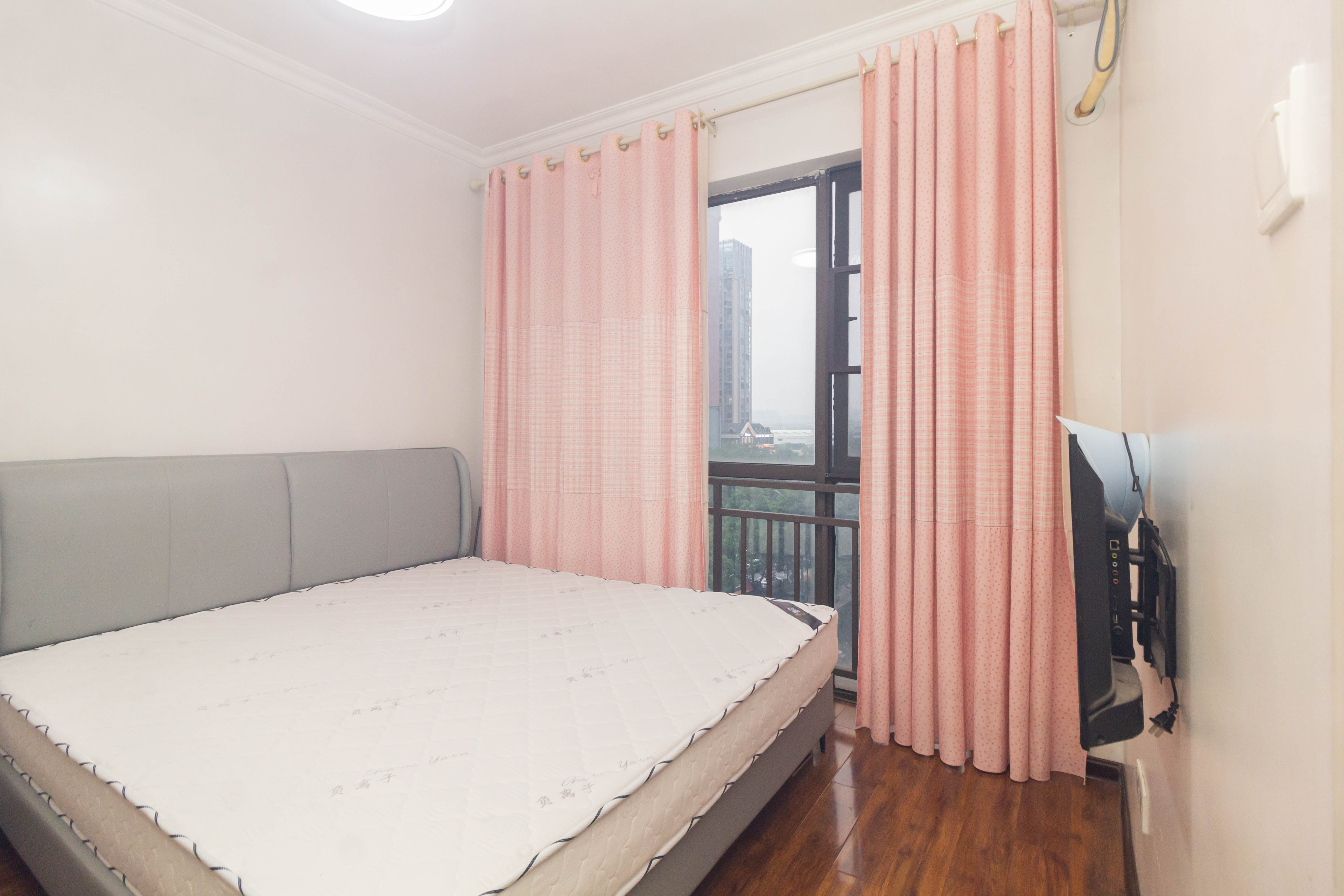 旭辉华庭 3室2厅1卫 61.8万 旭辉华庭 3室2厅1卫 61.8万卧室