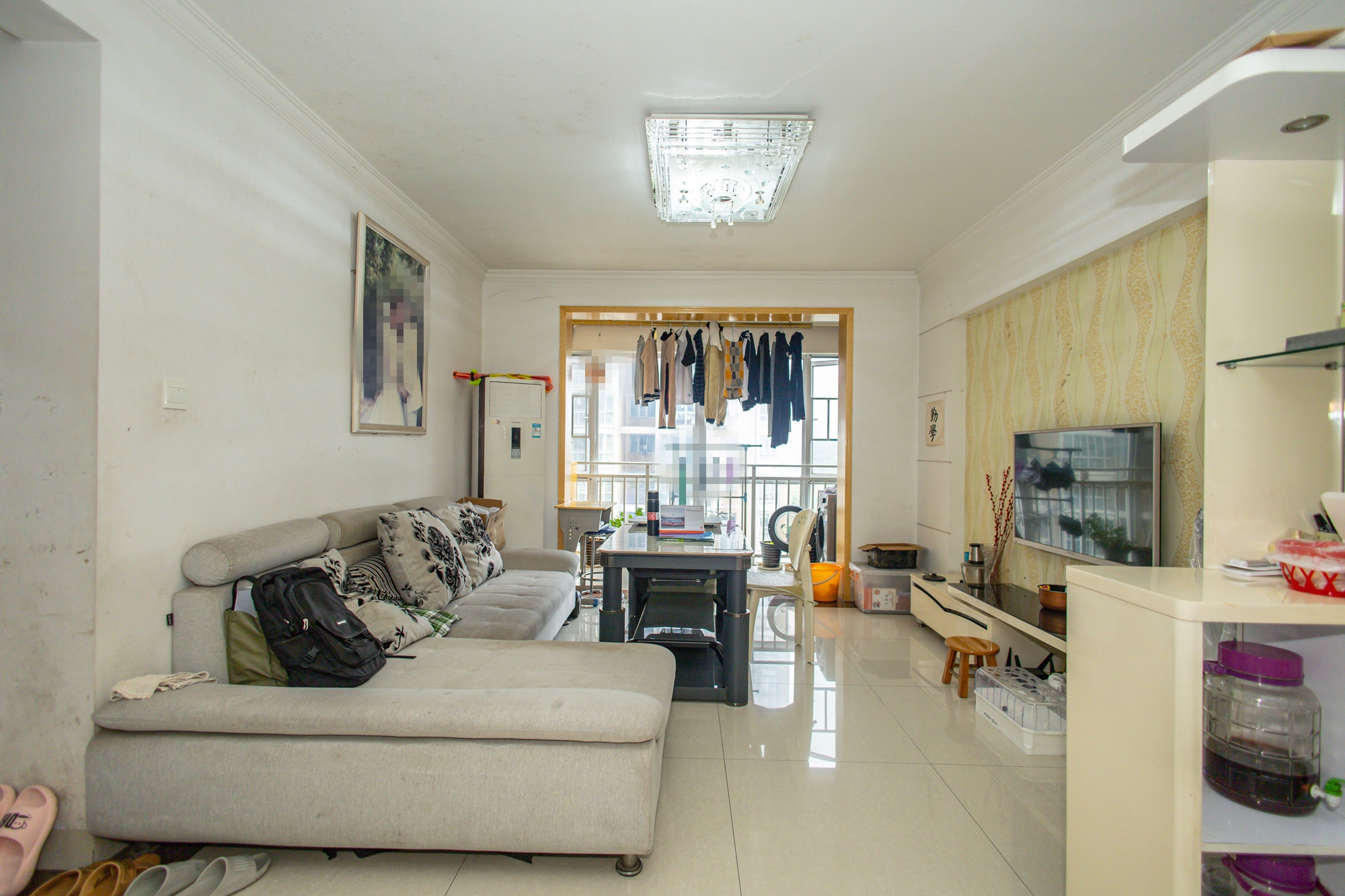 恒广国际景园一二区  2室2厅1卫    62.8万 恒广国际景园一二区  2室2厅1卫    62.8万客厅