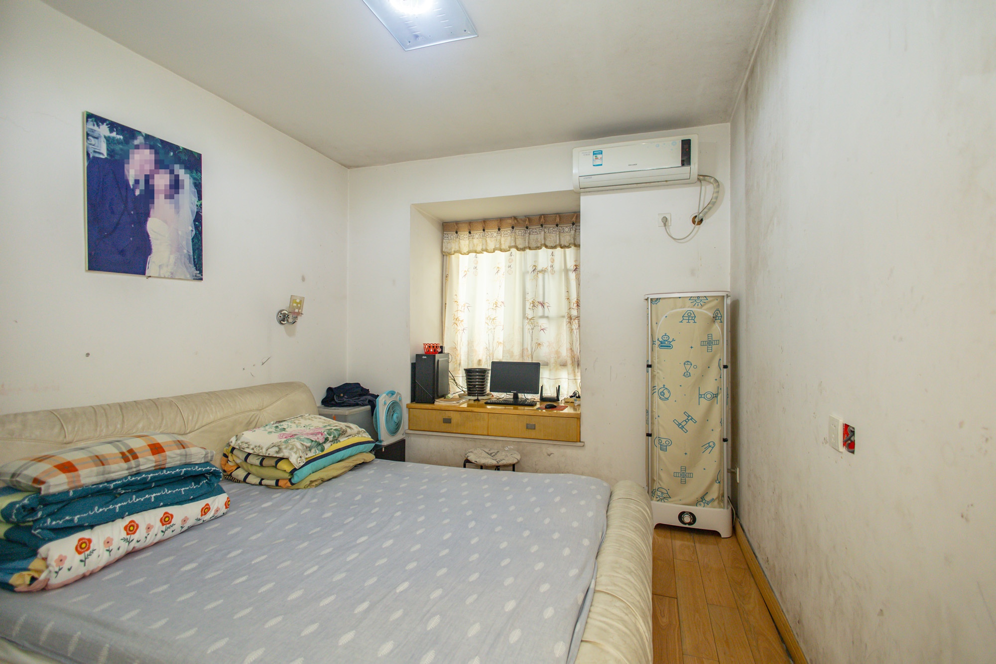 恒广国际景园一二区  2室2厅1卫    62.8万 恒广国际景园一二区  2室2厅1卫    62.8万卧室