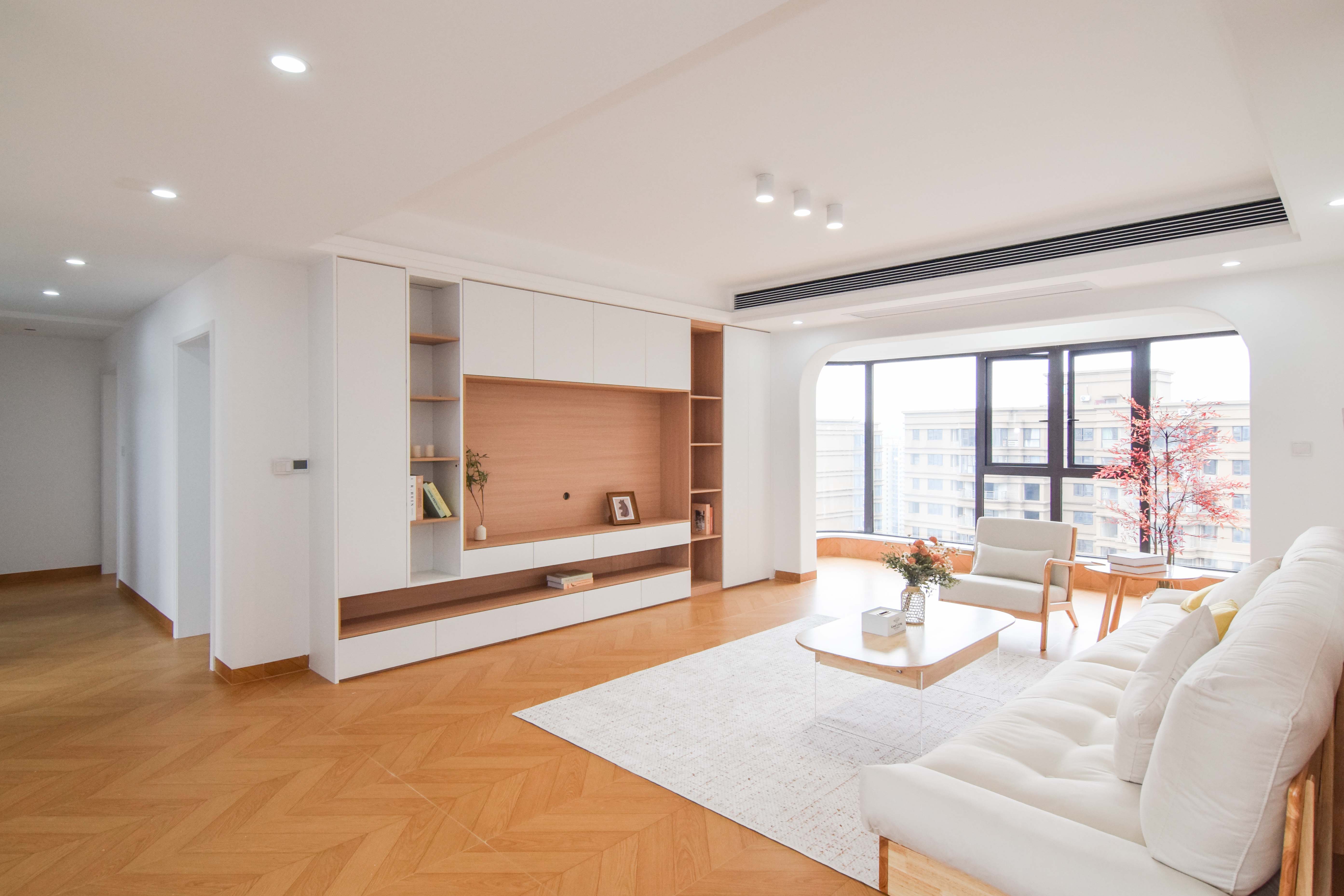 润和长郡（润和紫郡二三期）  5室2厅2卫    132.8万客厅