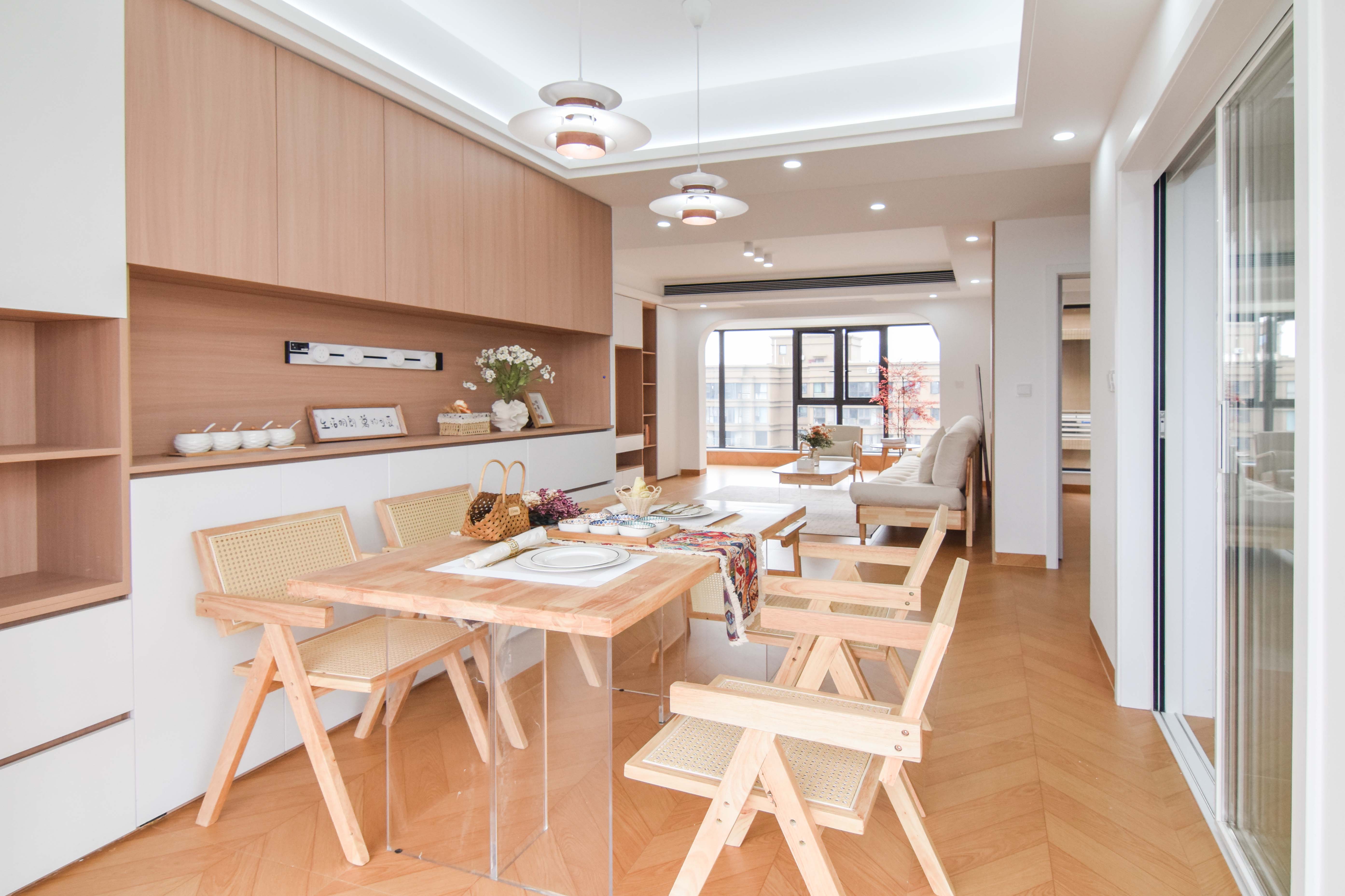 润和长郡（润和紫郡二三期）  5室2厅2卫    132.8万其他