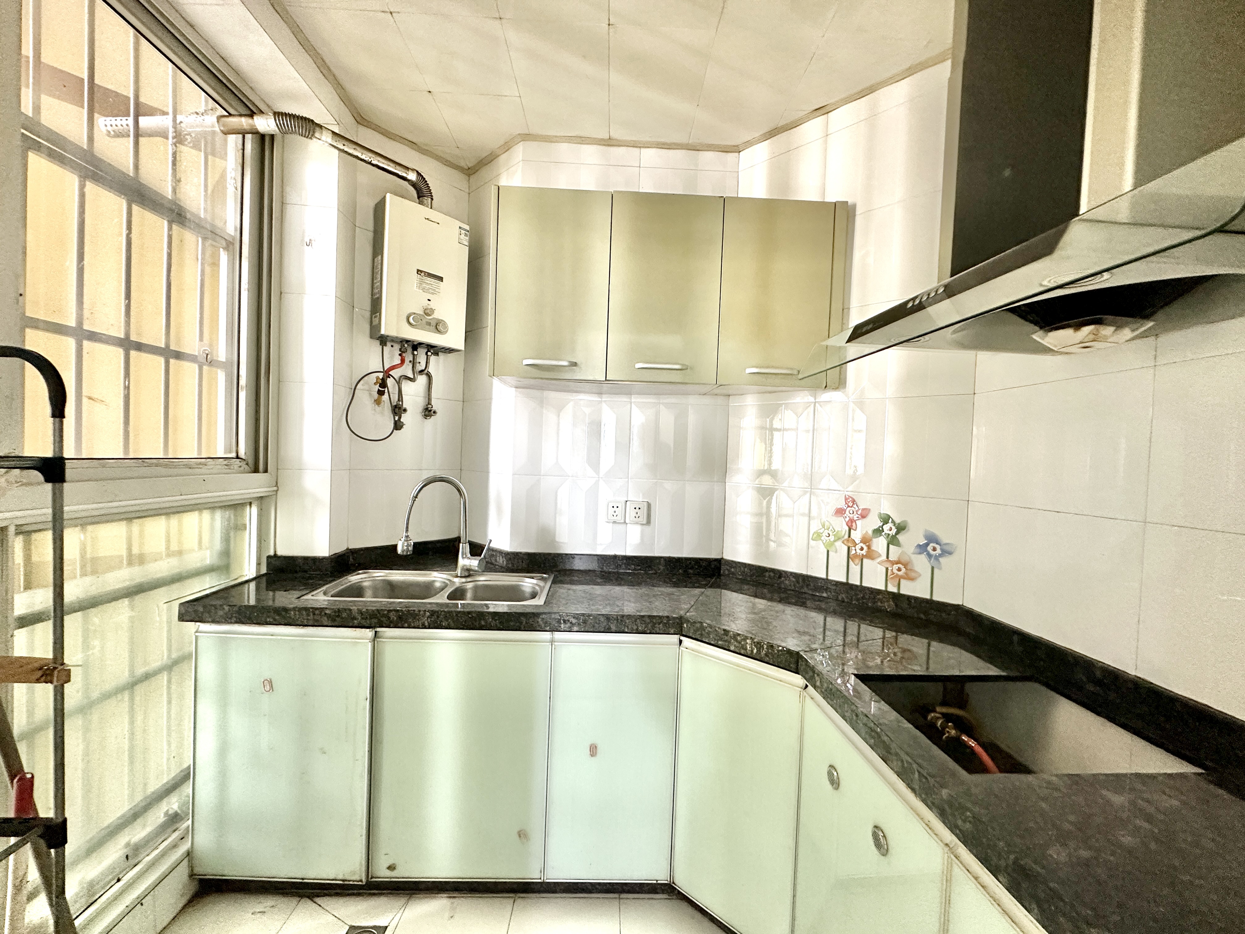 祥阁深蓝湾 2室2厅1卫 97.0万 祥阁深蓝湾 2室2厅1卫 97.0万厨房