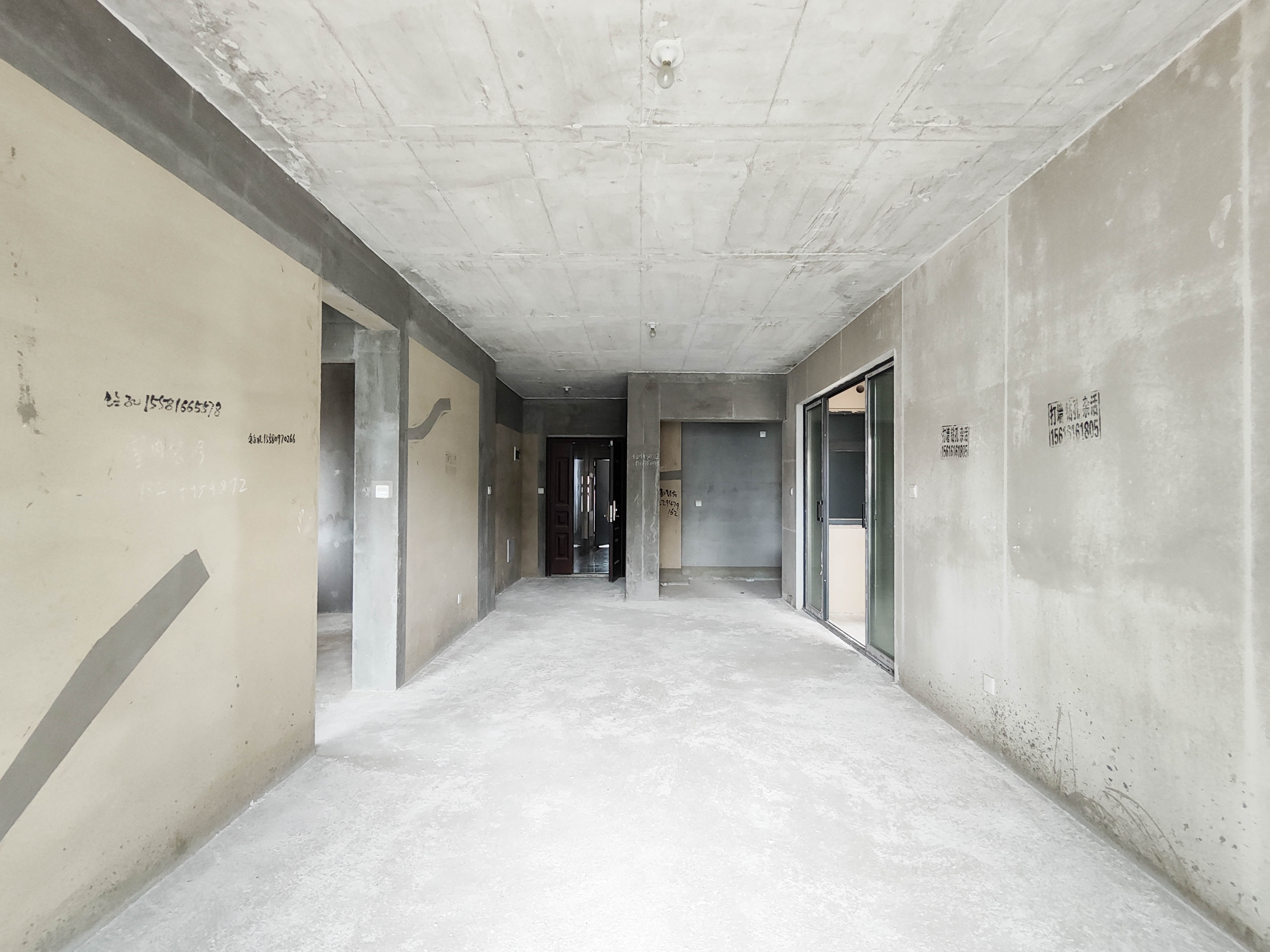 长房东旭国际 3室2厅1卫 114.0万 长房东旭国际 3室2厅1卫 114.0万客厅