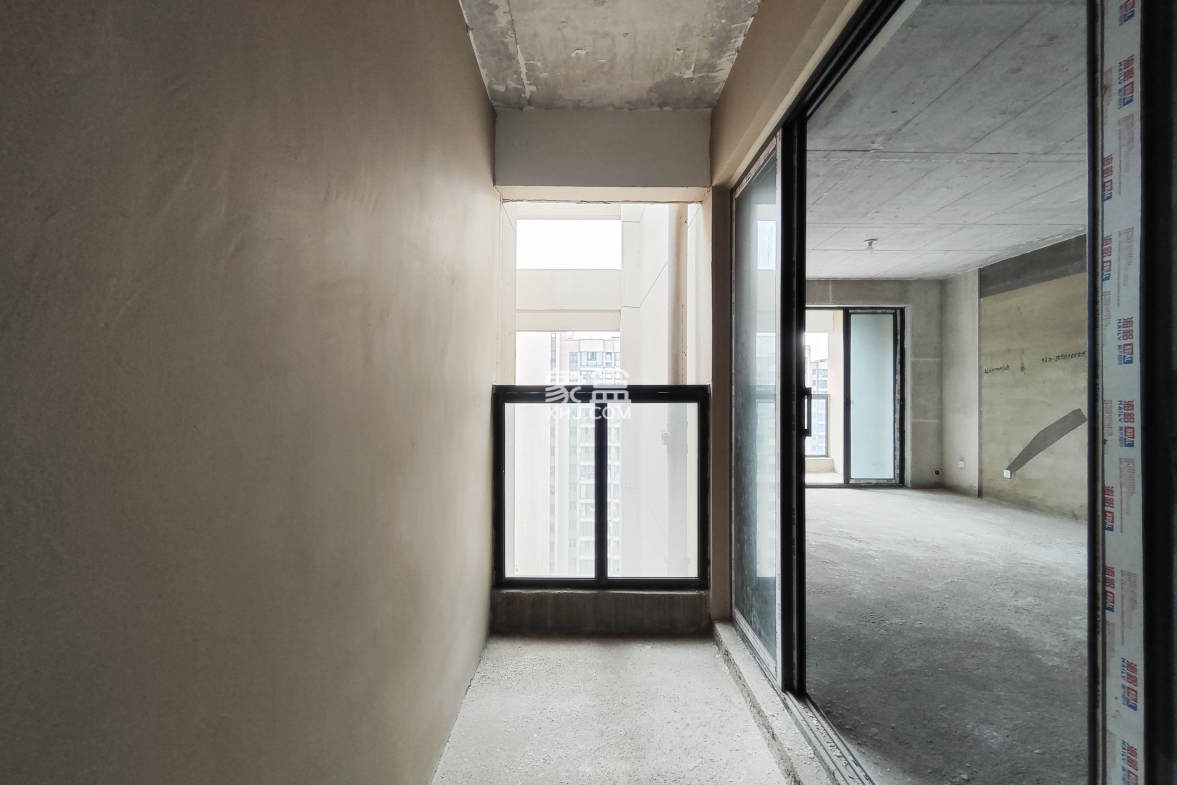 长房东旭国际 3室2厅1卫 114.0万 长房东旭国际 3室2厅1卫 114.0万阳台