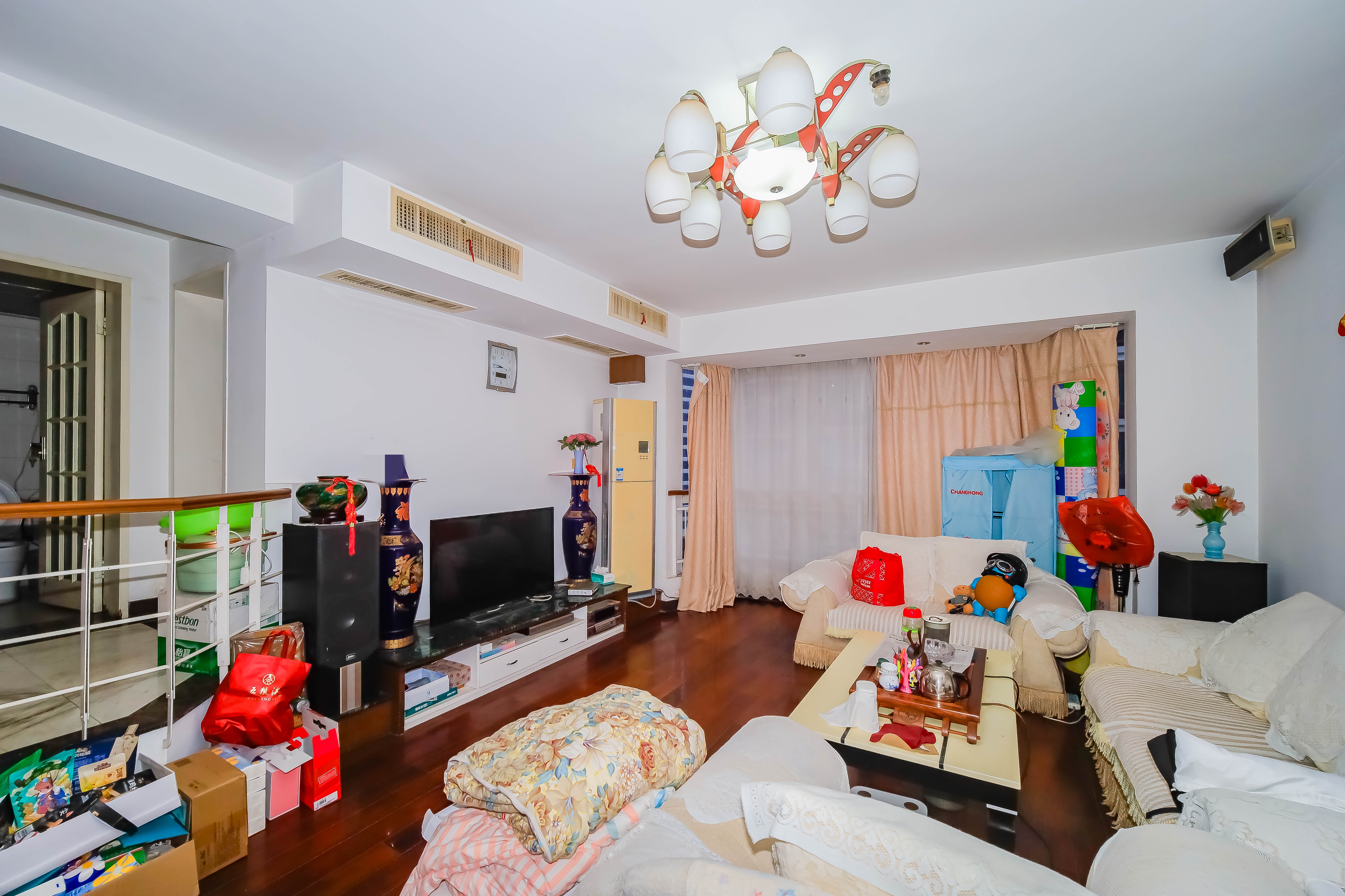 福乐名园  3室2厅2卫    99.0万 福乐名园  3室2厅2卫    99.0万客厅