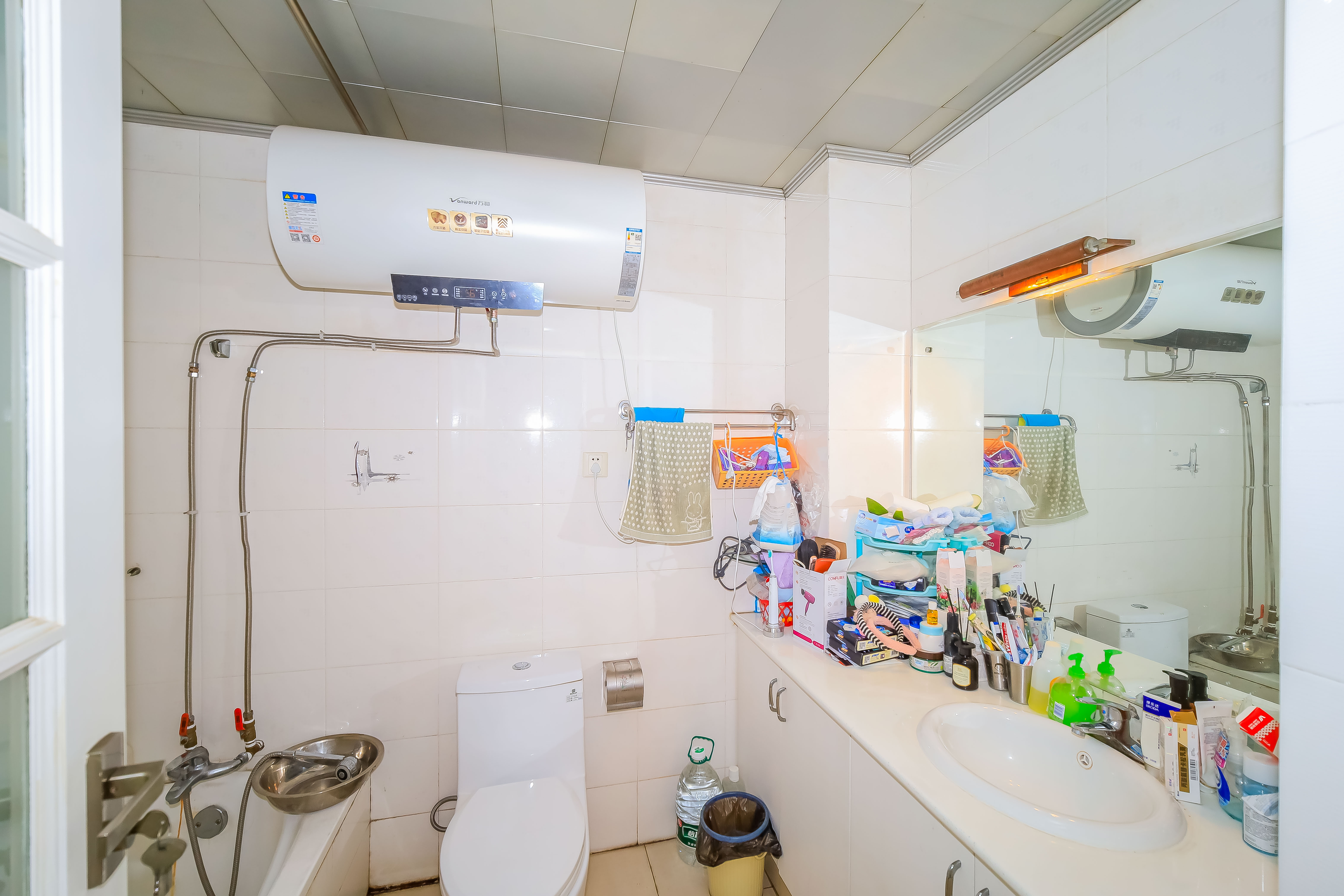 福乐名园  3室2厅2卫    99.0万 福乐名园  3室2厅2卫    99.0万卫生间