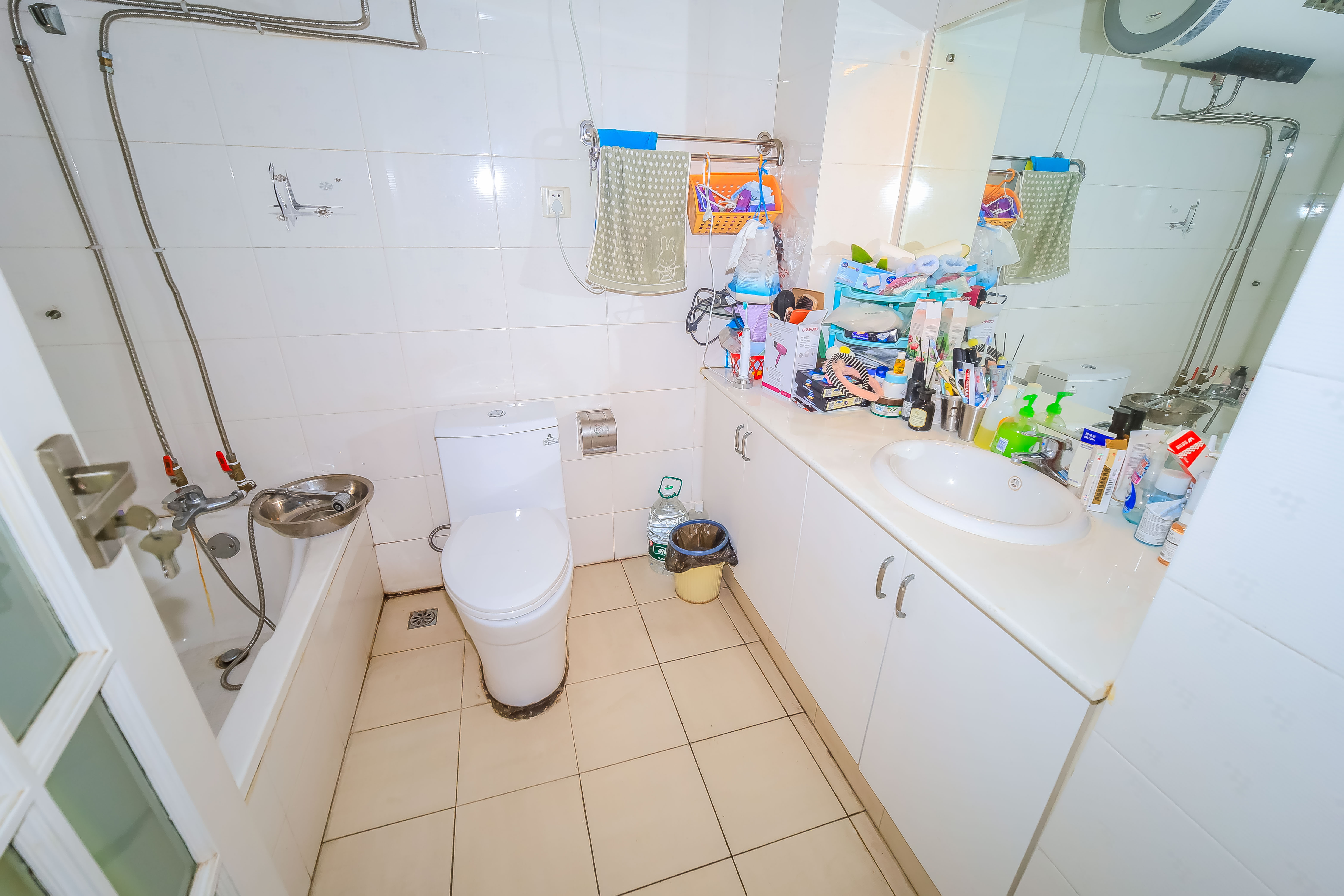 福乐名园  3室2厅2卫    99.0万 福乐名园  3室2厅2卫    99.0万卫生间