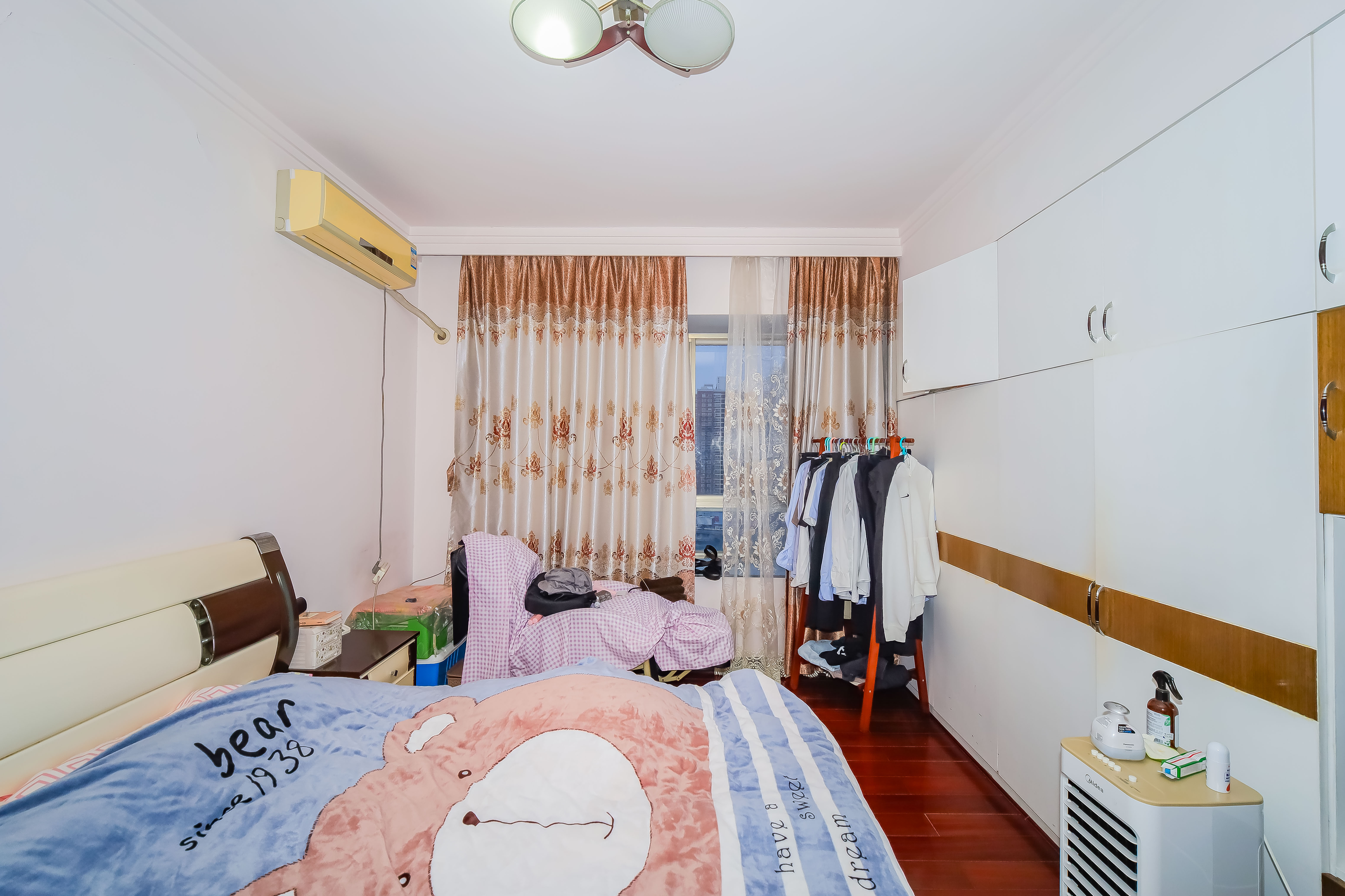 福乐名园  3室2厅2卫    99.0万 福乐名园  3室2厅2卫    99.0万卧室