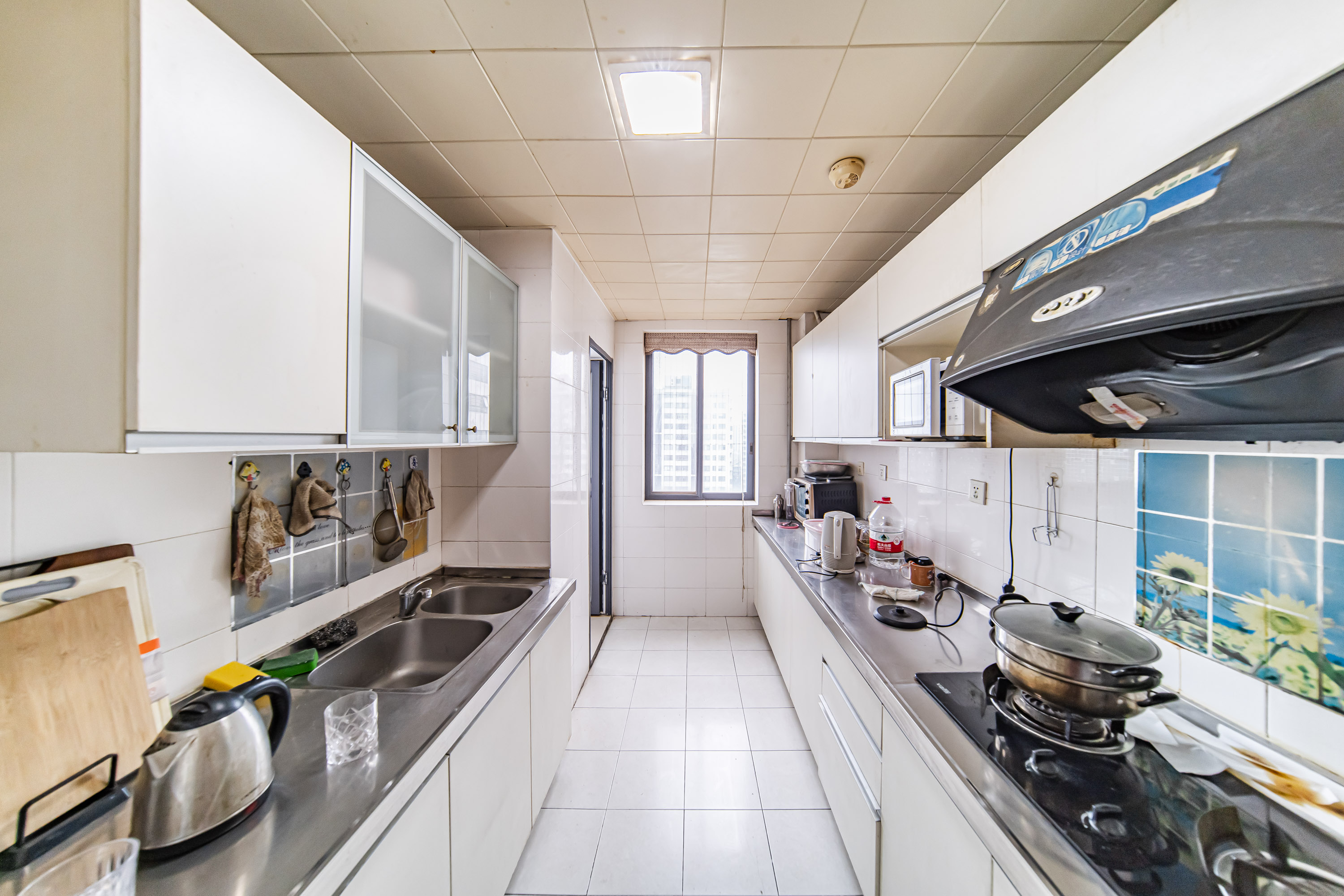 阳光100一期、四五期 3室2厅2卫 129.0万 阳光100一期、四五期 3室2厅2卫 129.0万厨房