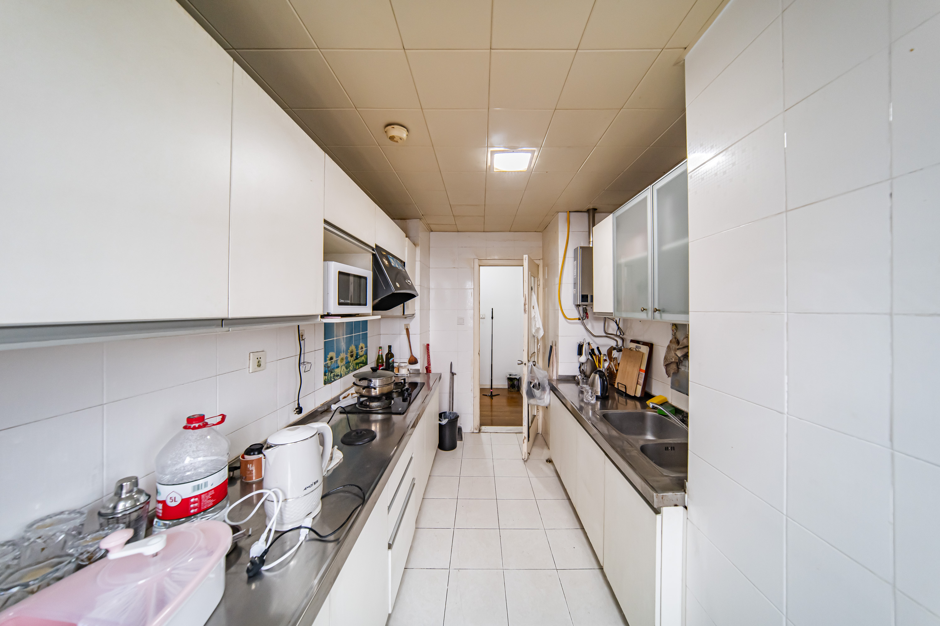 阳光100一期、四五期 3室2厅2卫 129.0万 阳光100一期、四五期 3室2厅2卫 129.0万厨房