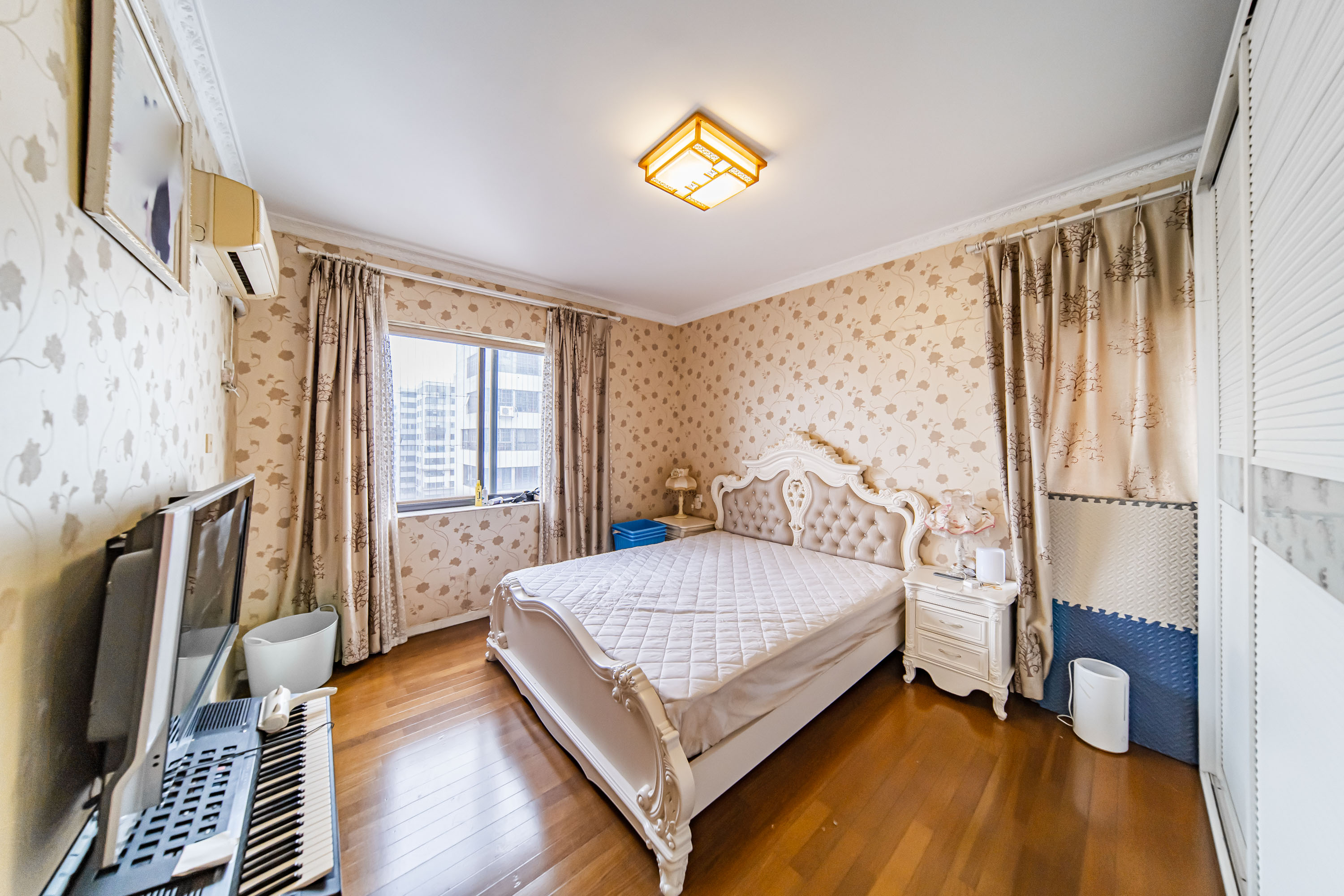 阳光100一期、四五期 3室2厅2卫 129.0万 阳光100一期、四五期 3室2厅2卫 129.0万卧室