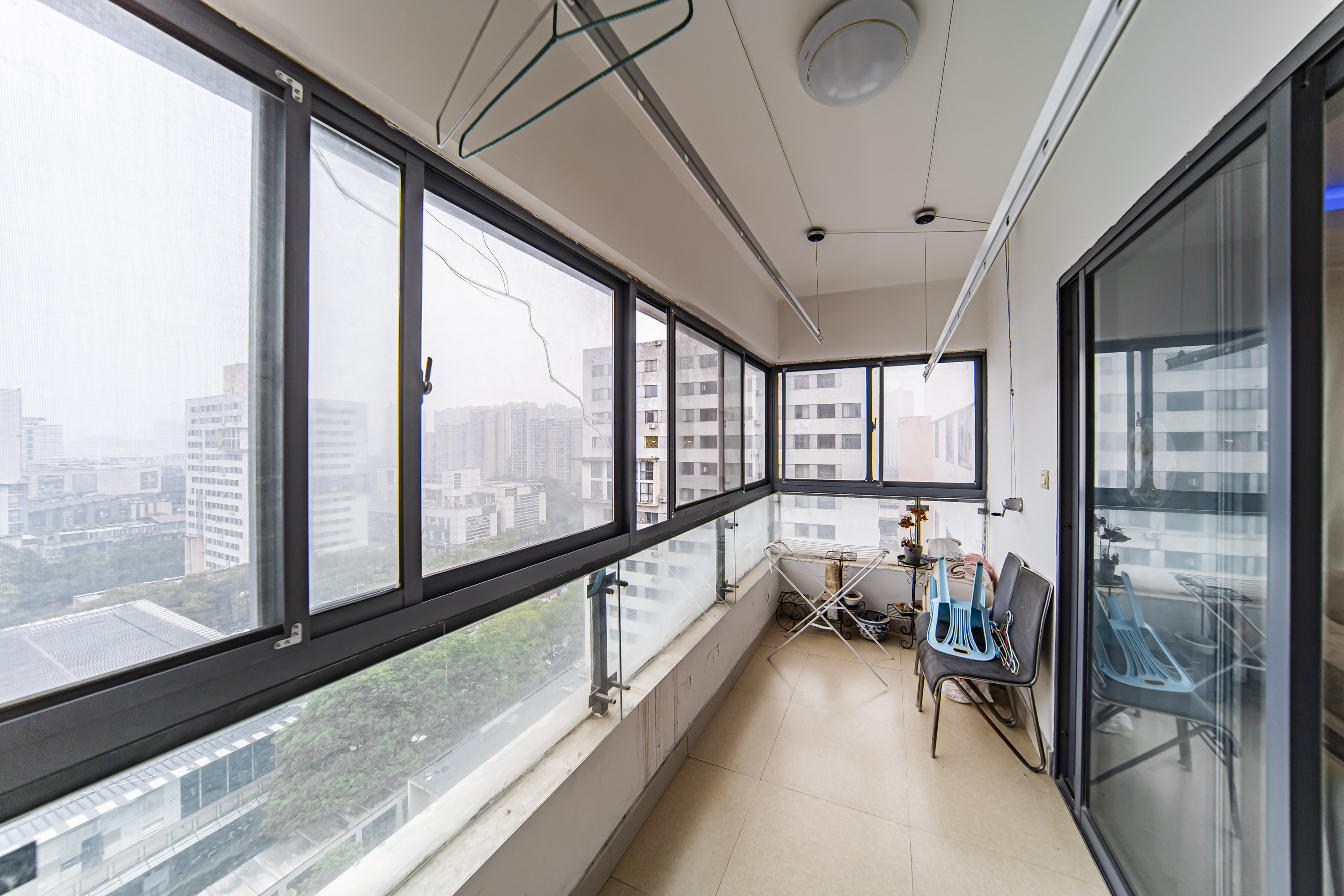 阳光100一期、四五期 3室2厅2卫 129.0万 阳光100一期、四五期 3室2厅2卫 129.0万阳台