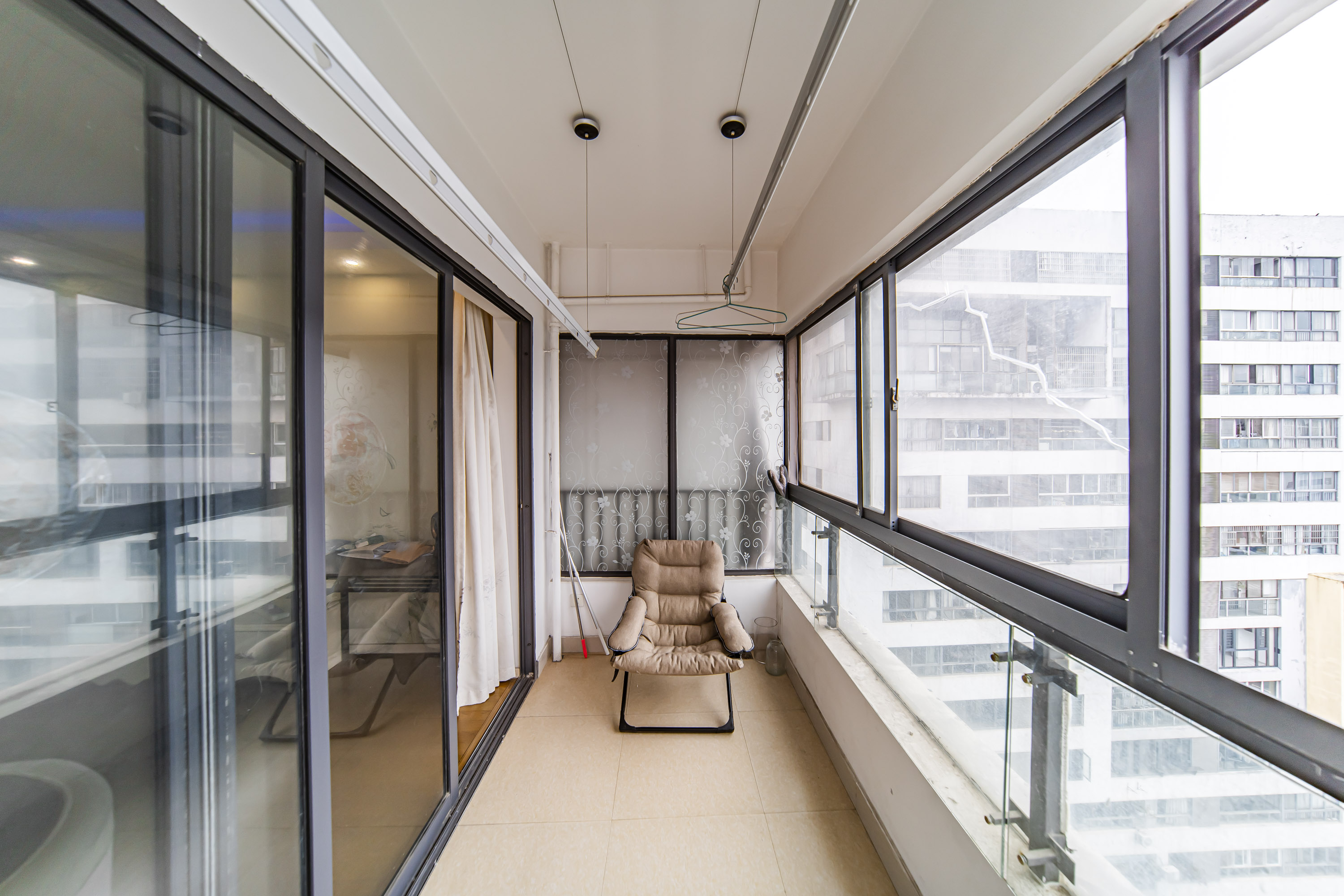 阳光100一期、四五期 3室2厅2卫 129.0万 阳光100一期、四五期 3室2厅2卫 129.0万阳台