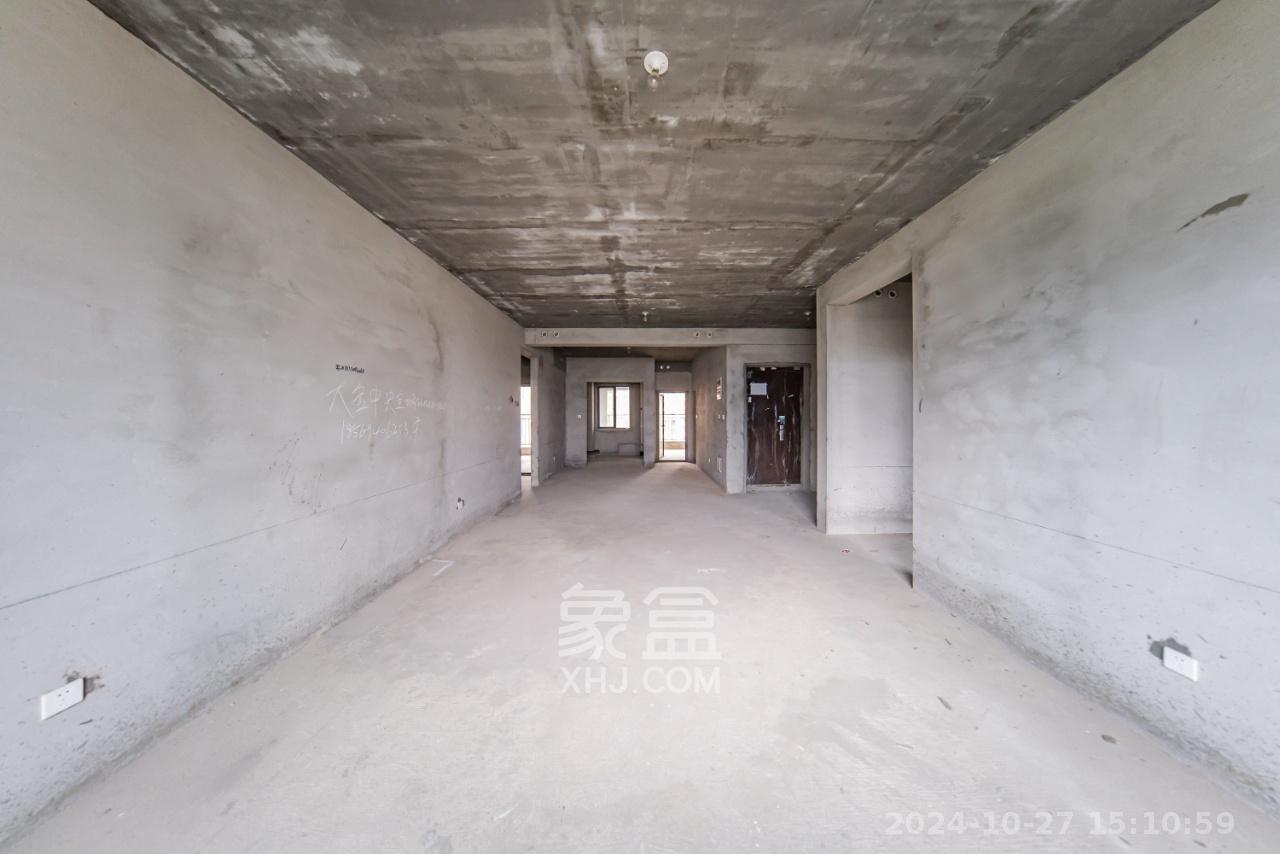 城发恒伟星雅韵（恒伟星辉苑）  4室2厅2卫   1500.00元/月室内图