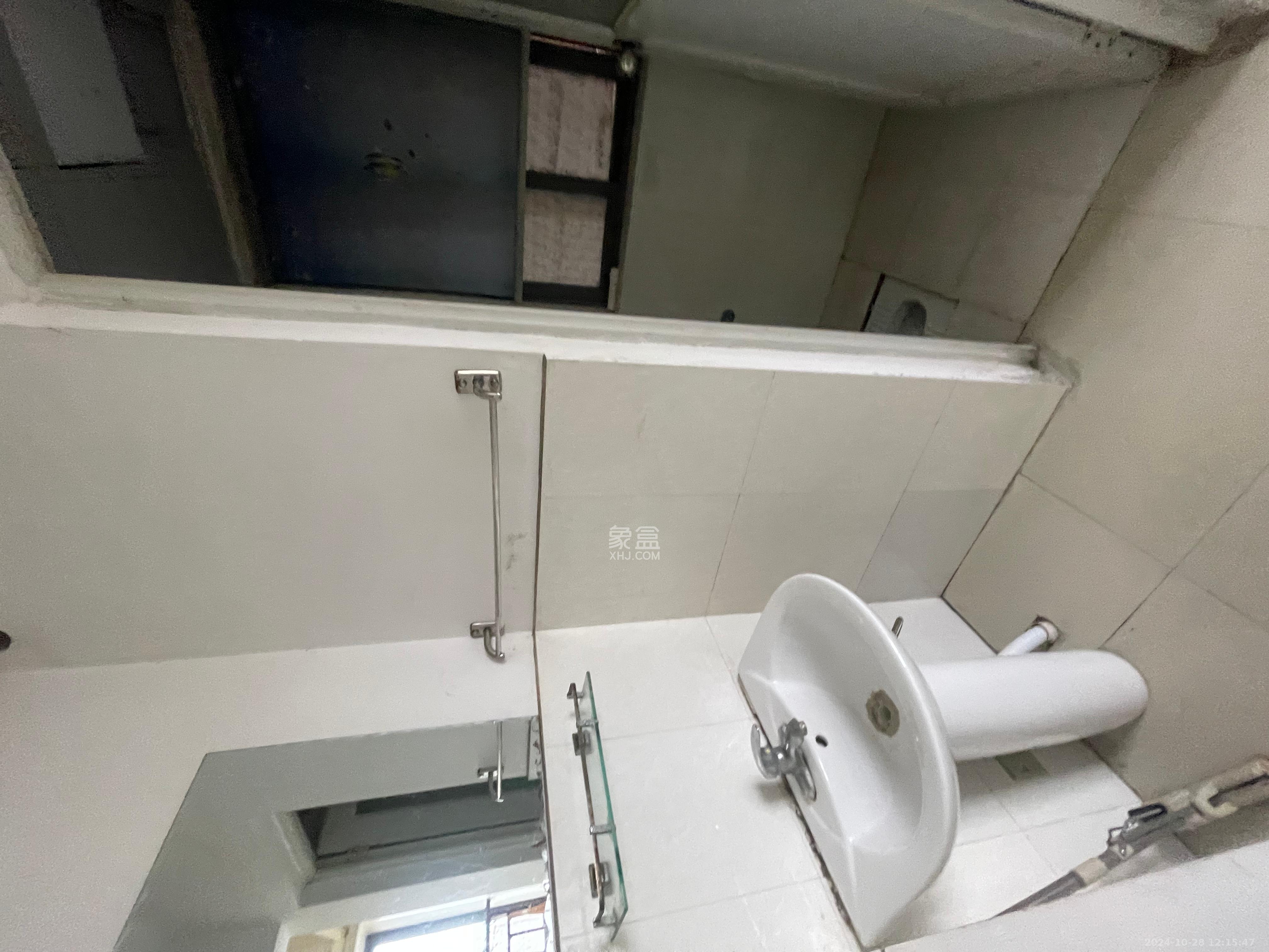 上海城小区  1室1厅1卫   1300.00元/月室内图