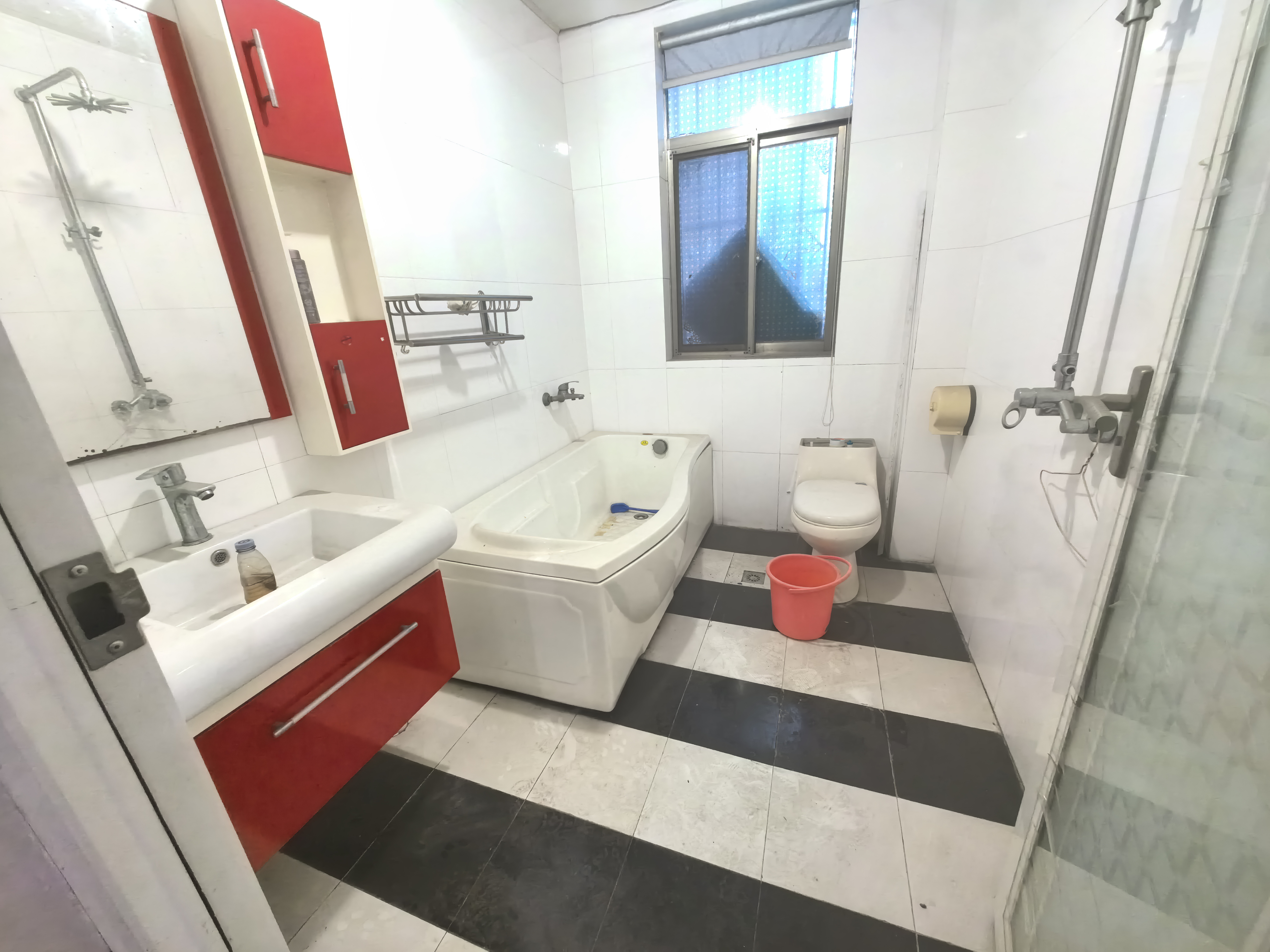 玉兰小区(建设一村)  3室2厅1卫    29.8万 玉兰小区(建设一村)  3室2厅1卫    29.8万室内图