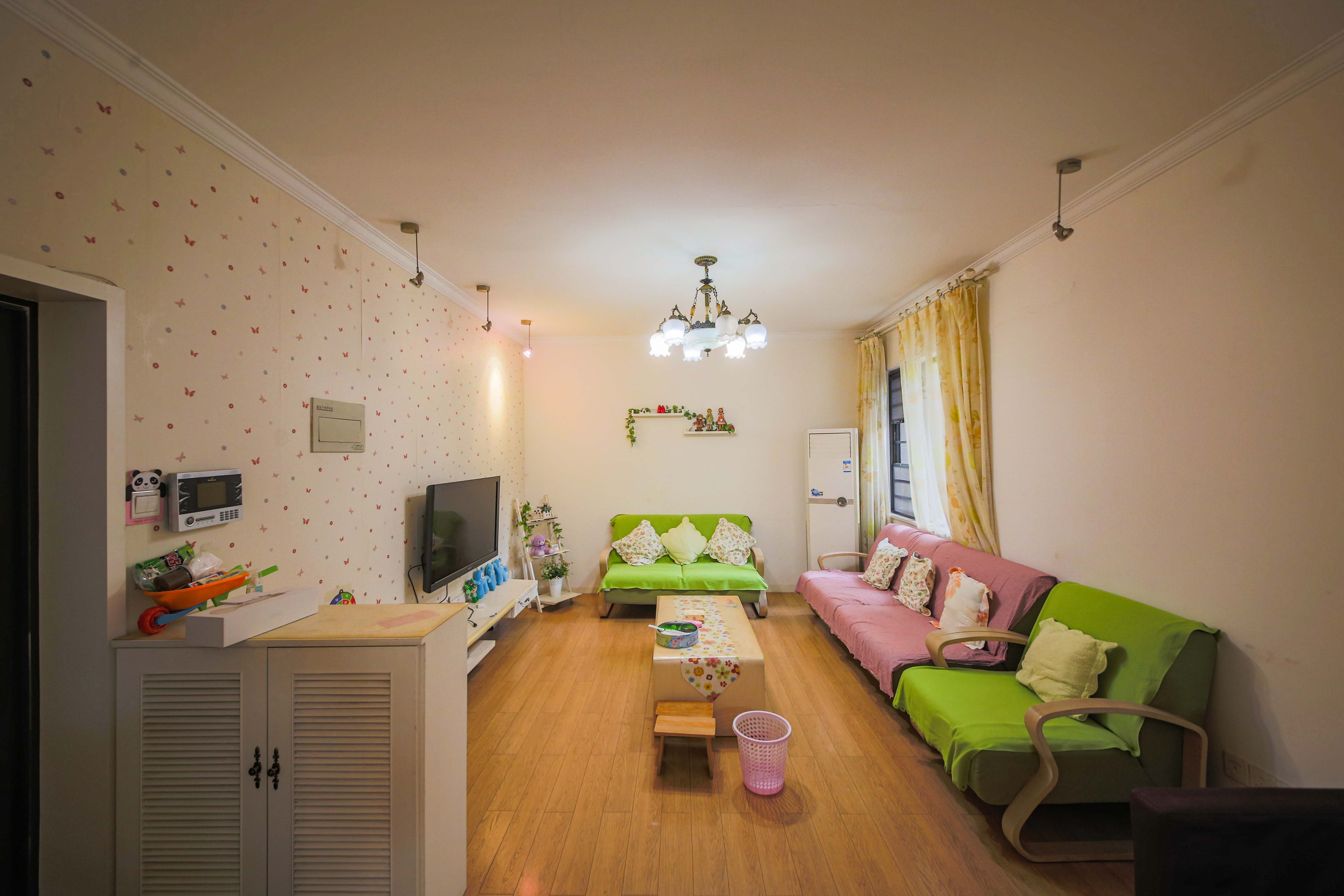 鑫远湘府华城 3室2厅1卫 105.0万 鑫远湘府华城 3室2厅1卫 105.0万客厅