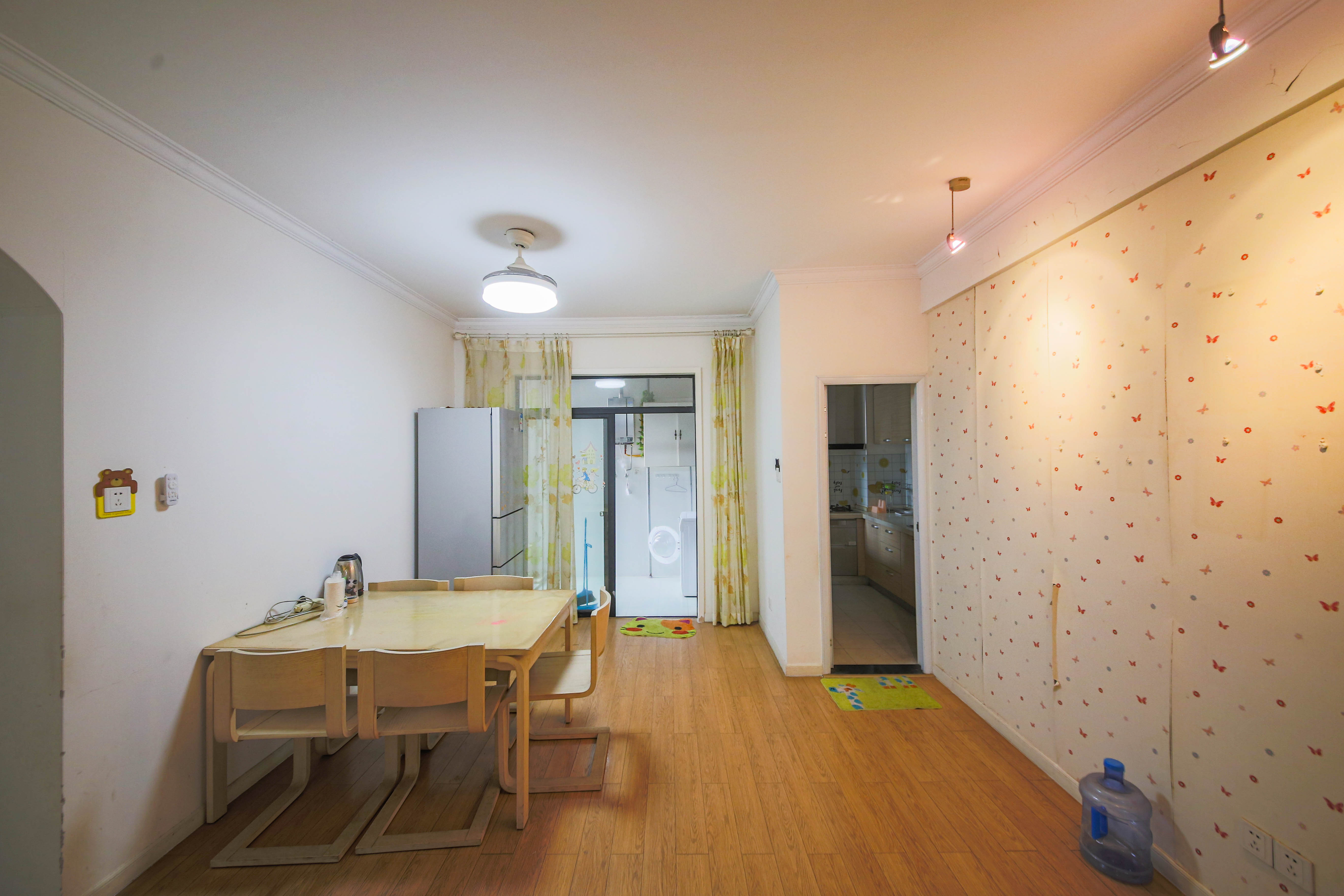 鑫远湘府华城 3室2厅1卫 105.0万 鑫远湘府华城 3室2厅1卫 105.0万客厅