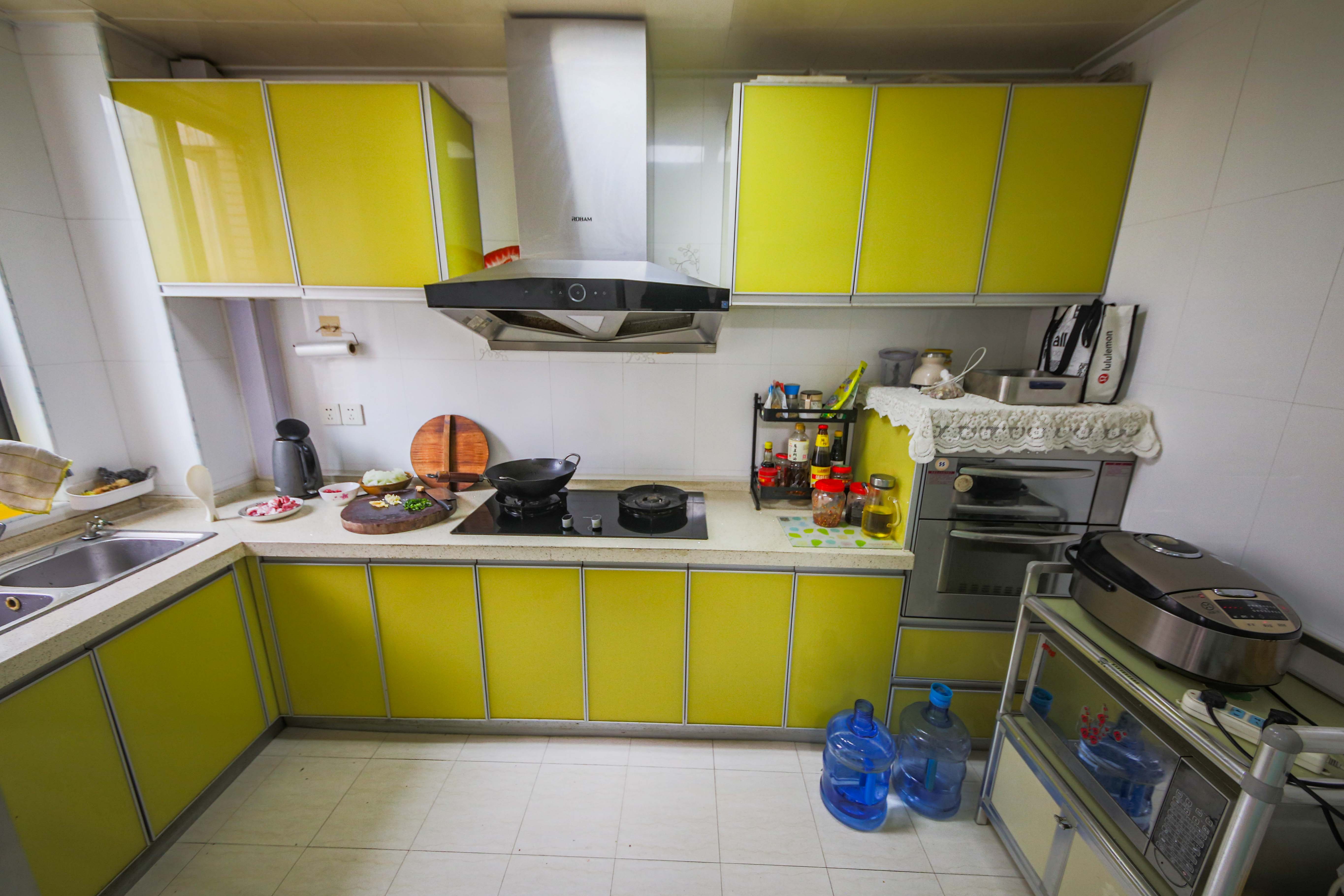 满庭芳小区 3室2厅2卫 126.0万 满庭芳小区 3室2厅2卫 126.0万厨房