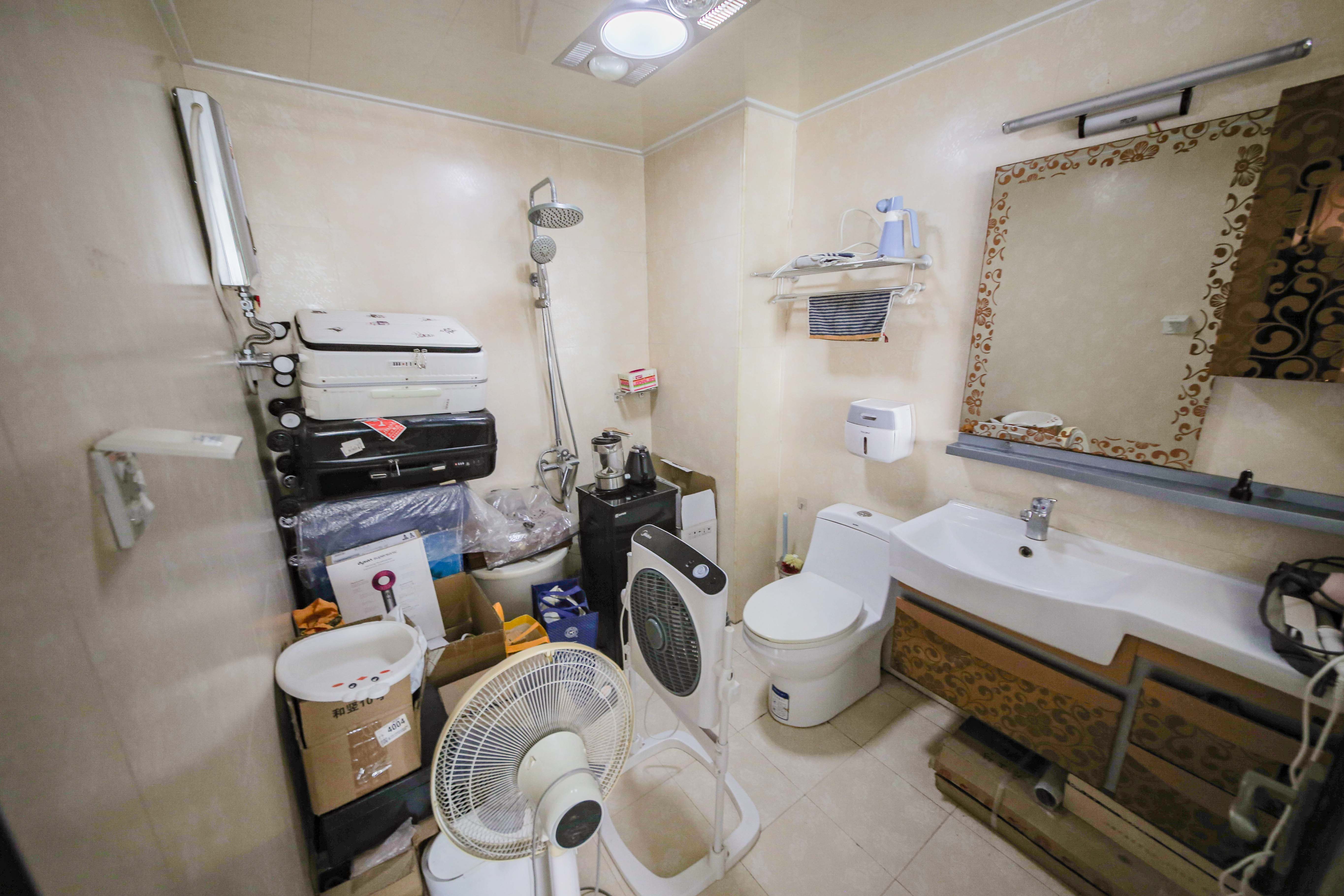 满庭芳小区 3室2厅2卫 126.0万 满庭芳小区 3室2厅2卫 126.0万卫生间