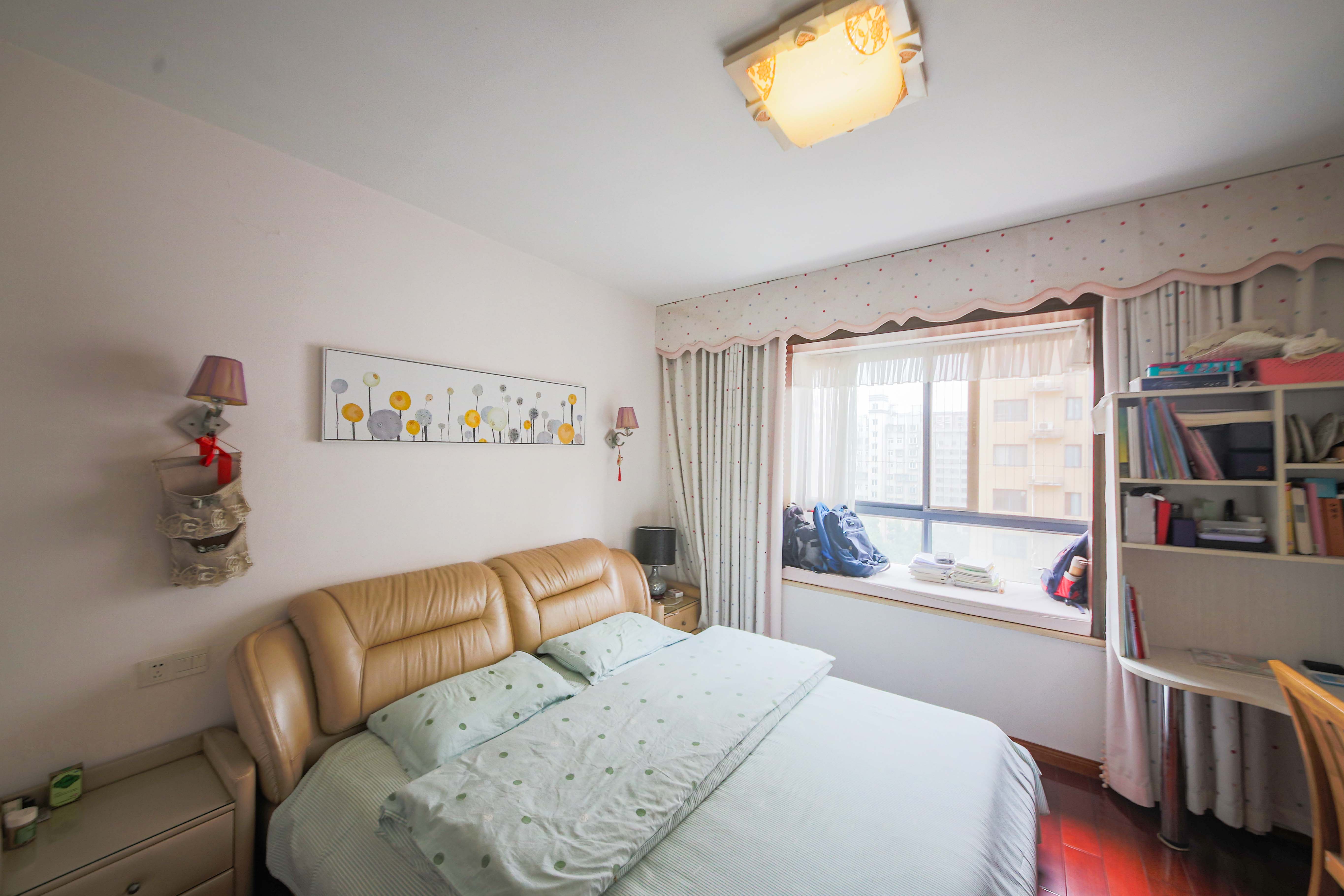 满庭芳小区 3室2厅2卫 126.0万 满庭芳小区 3室2厅2卫 126.0万卧室