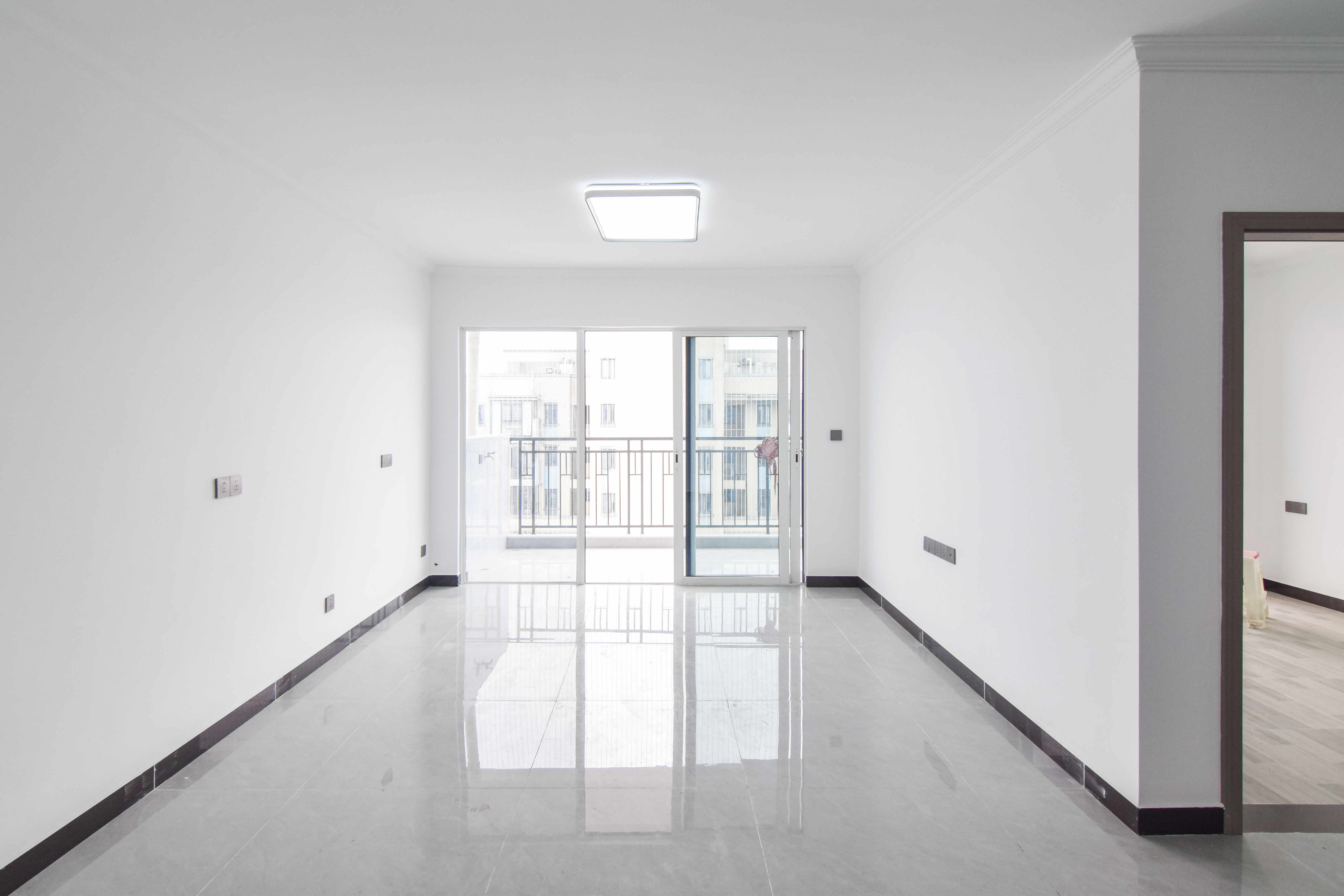 亿达智造小镇望天悦  3室2厅1卫    66.0万 亿达智造小镇望天悦  3室2厅1卫    66.0万客厅