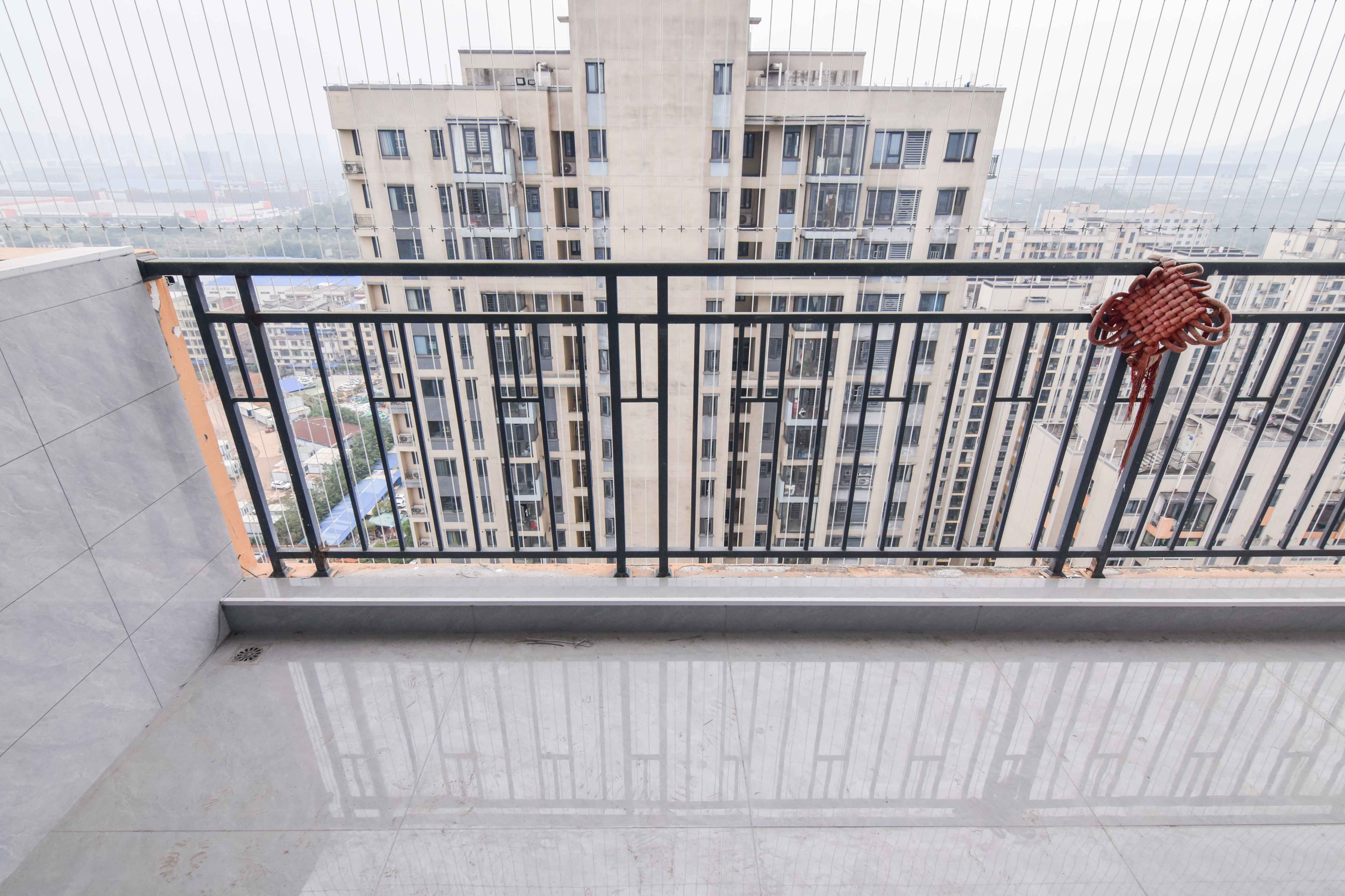 亿达智造小镇望天悦  3室2厅1卫    66.0万阳台