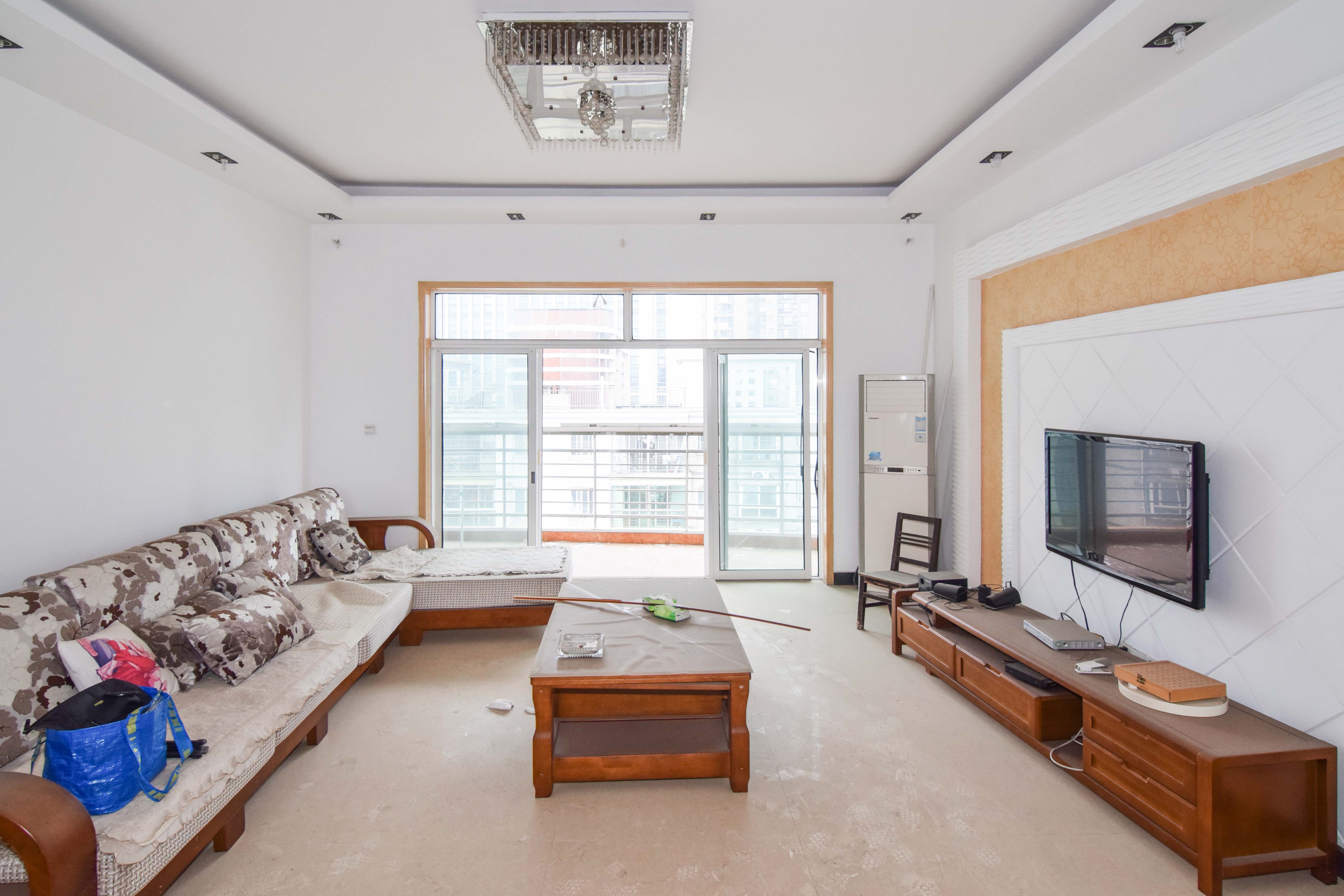 联诚花园  3室2厅2卫    65.0万 联诚花园  3室2厅2卫    65.0万