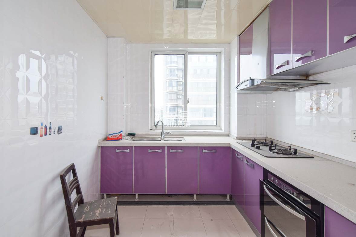 联诚花园 3室2厅2卫 65.0万 联诚花园 3室2厅2卫 65.0万厨房