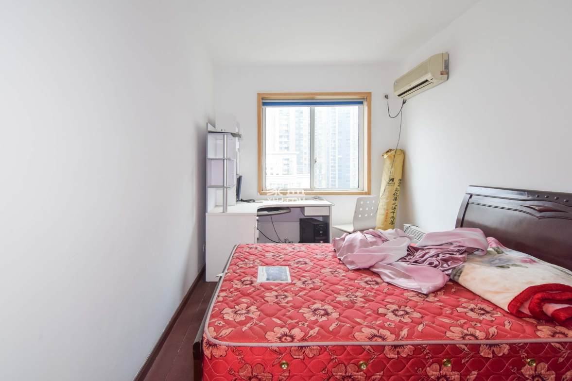 联诚花园 3室2厅2卫 65.0万 联诚花园 3室2厅2卫 65.0万卧室