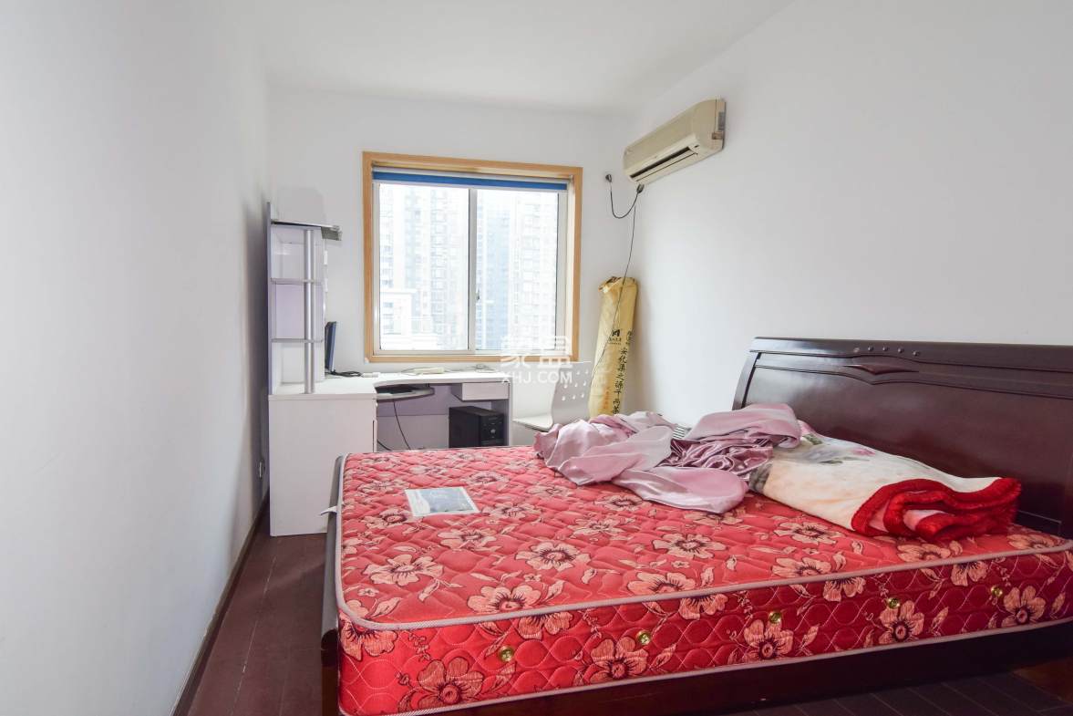 联诚花园 3室2厅2卫 65.0万 联诚花园 3室2厅2卫 65.0万卧室