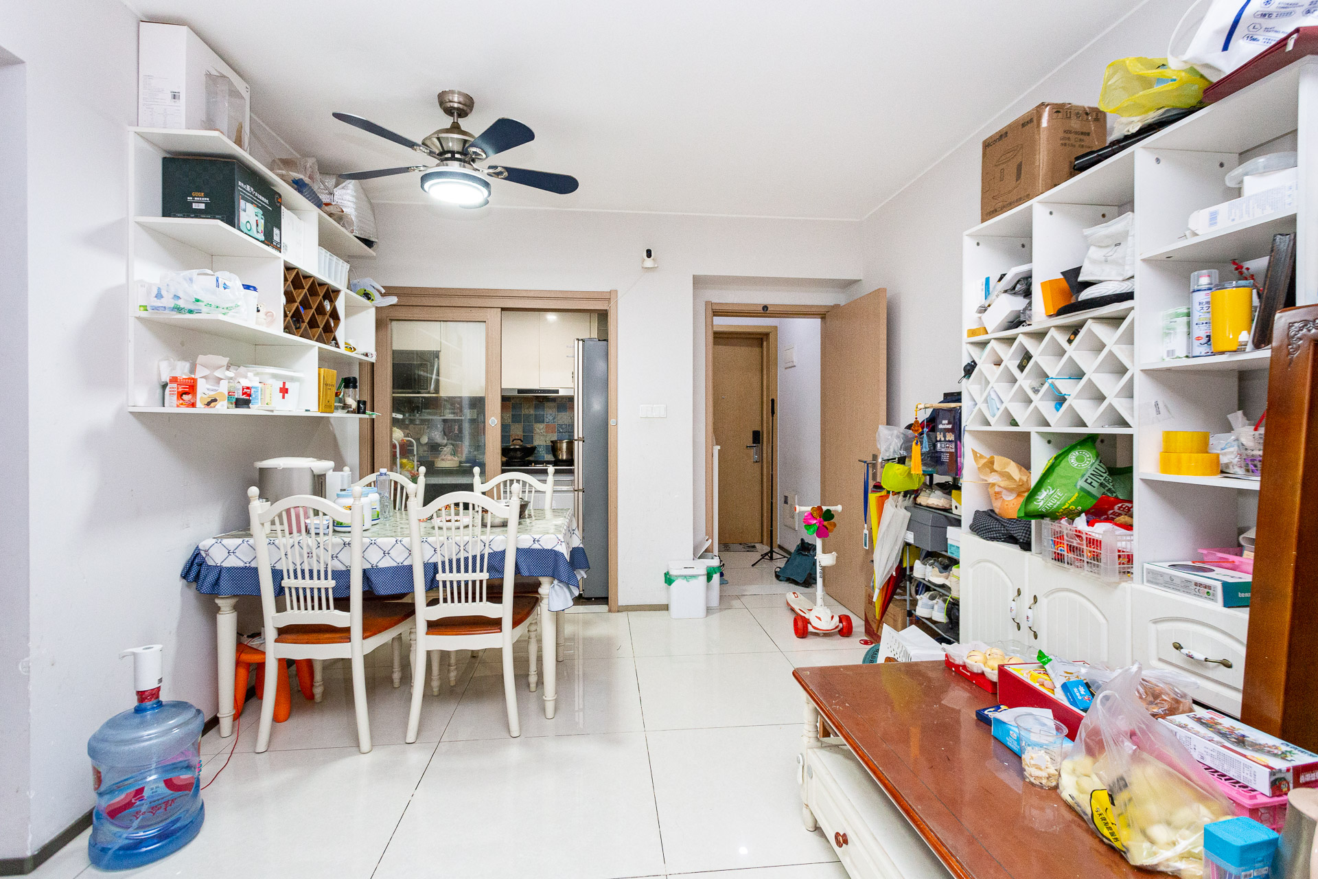 时代倾城二期 2室2厅1卫 80.0万 时代倾城二期 2室2厅1卫 80.0万客厅