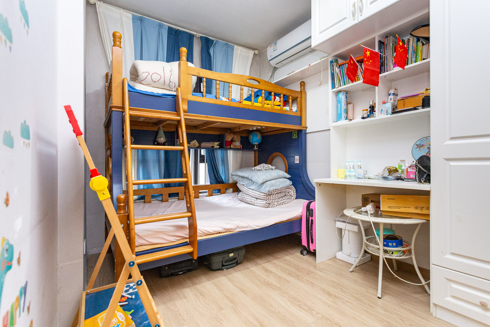 时代倾城二期 2室2厅1卫 80.0万 时代倾城二期 2室2厅1卫 80.0万卧室