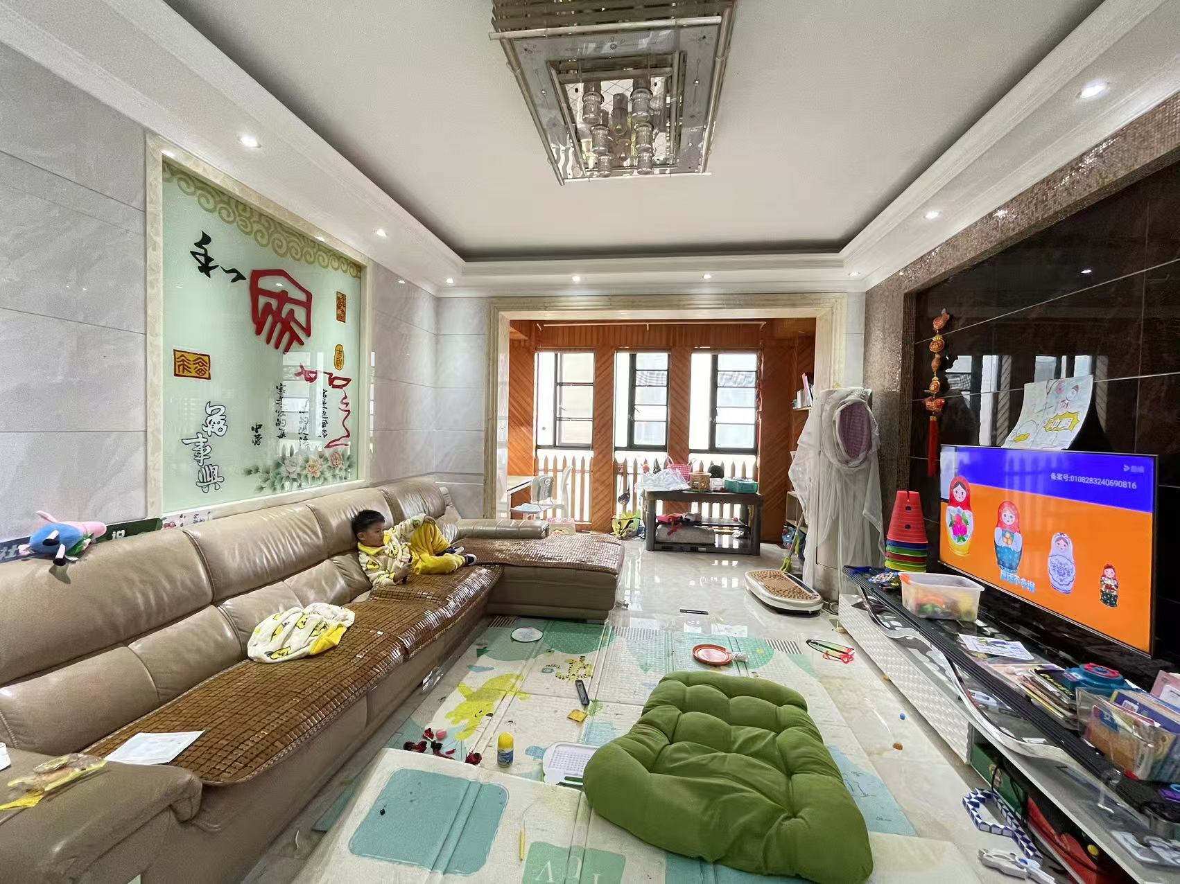 泰山公馆 3室2厅2卫 68.0万 泰山公馆 3室2厅2卫 68.0万室内图