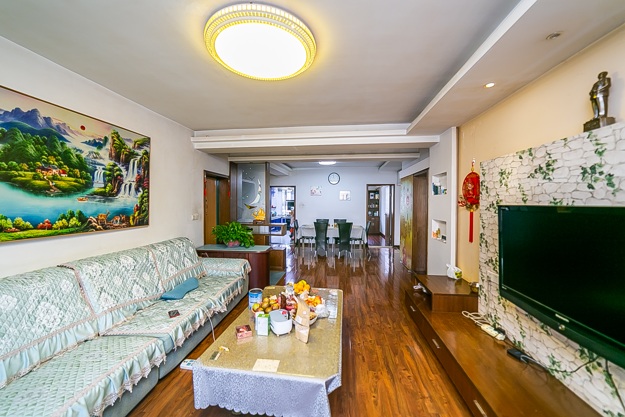 富绿新村 6室2厅3卫 65.0万 富绿新村 6室2厅3卫 65.0万客厅