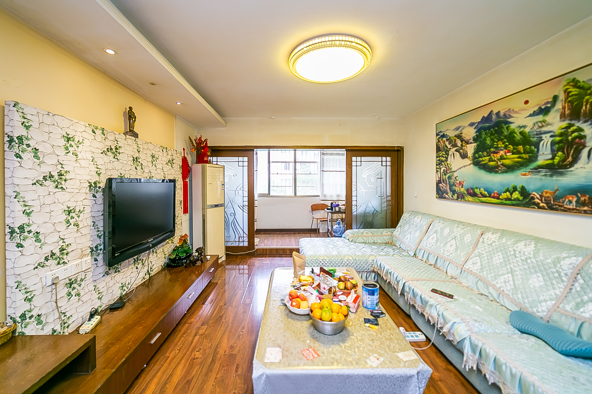 富绿新村 6室2厅3卫 65.0万 富绿新村 6室2厅3卫 65.0万客厅