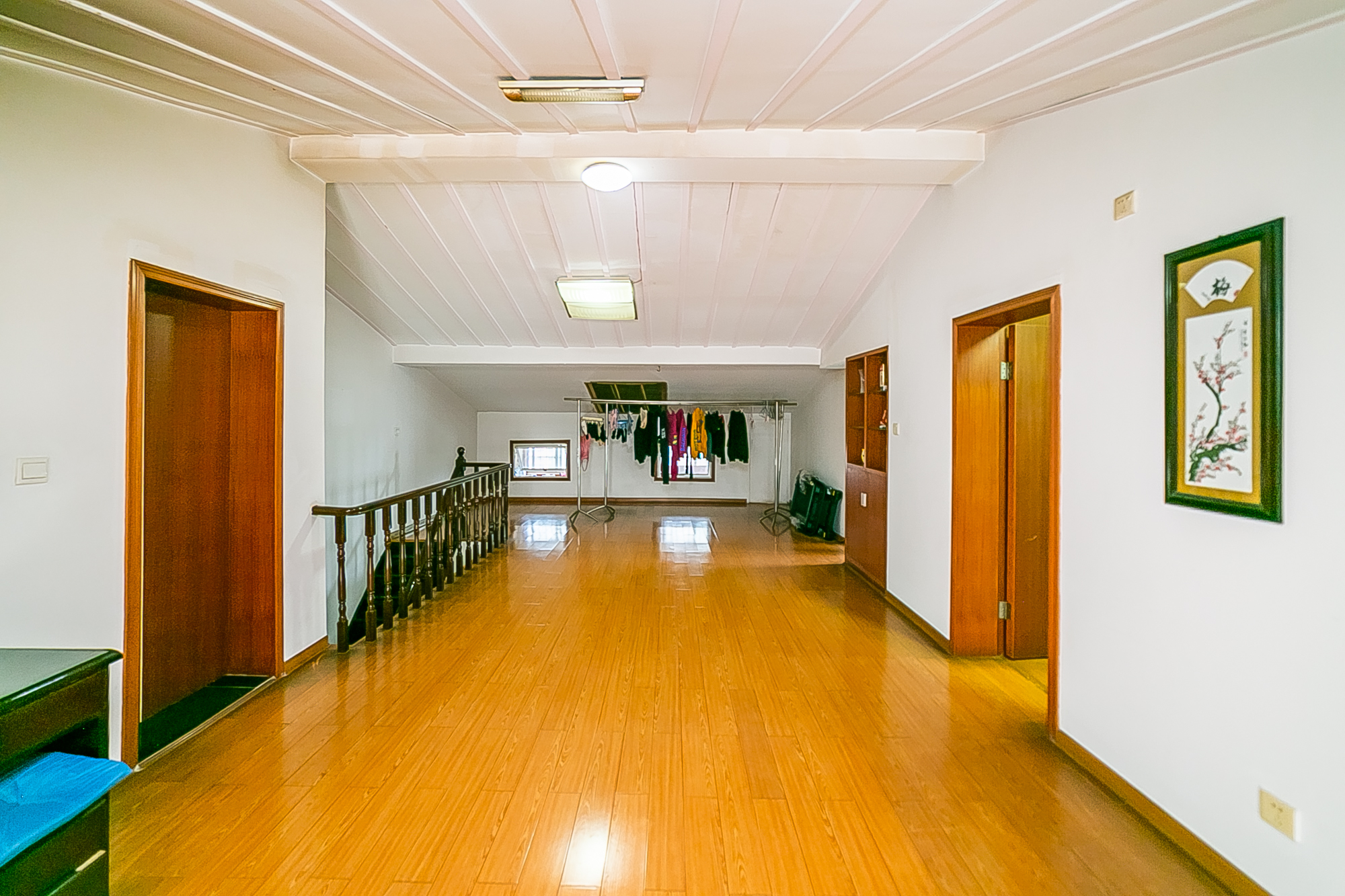 富绿新村 6室2厅3卫 65.0万 富绿新村 6室2厅3卫 65.0万客厅