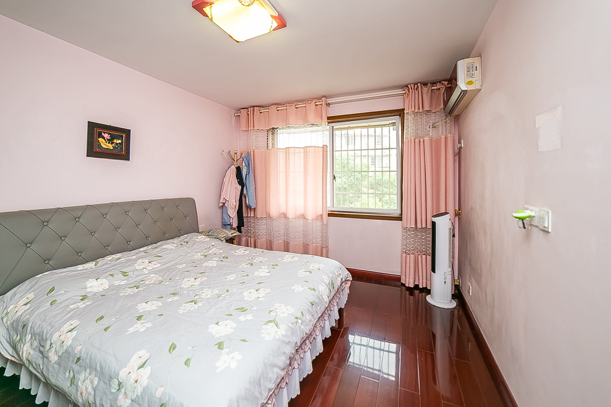 富绿新村 6室2厅3卫 65.0万 富绿新村 6室2厅3卫 65.0万卧室